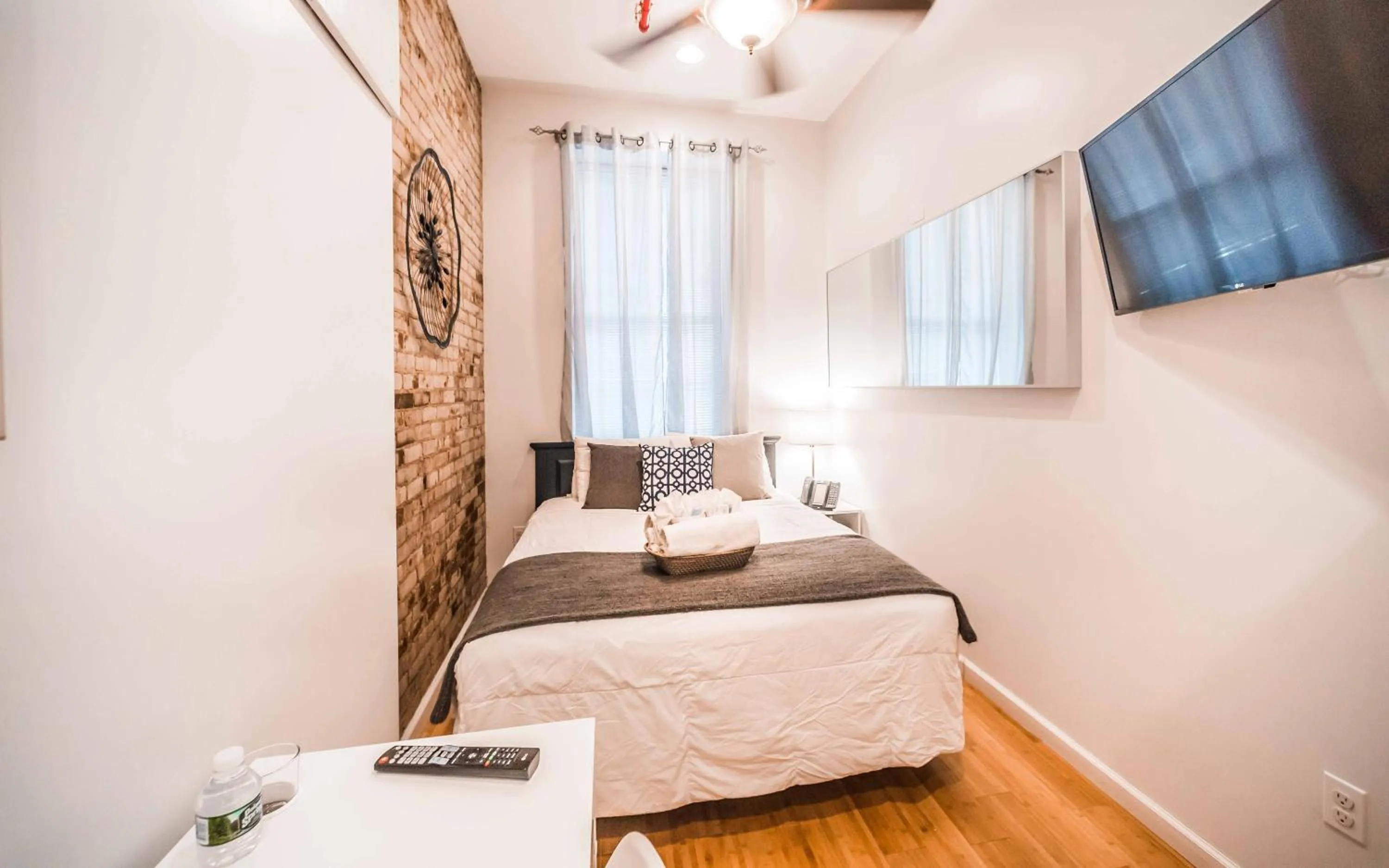 	Standard Double Room with Private Bathroom in Chelsea Inn