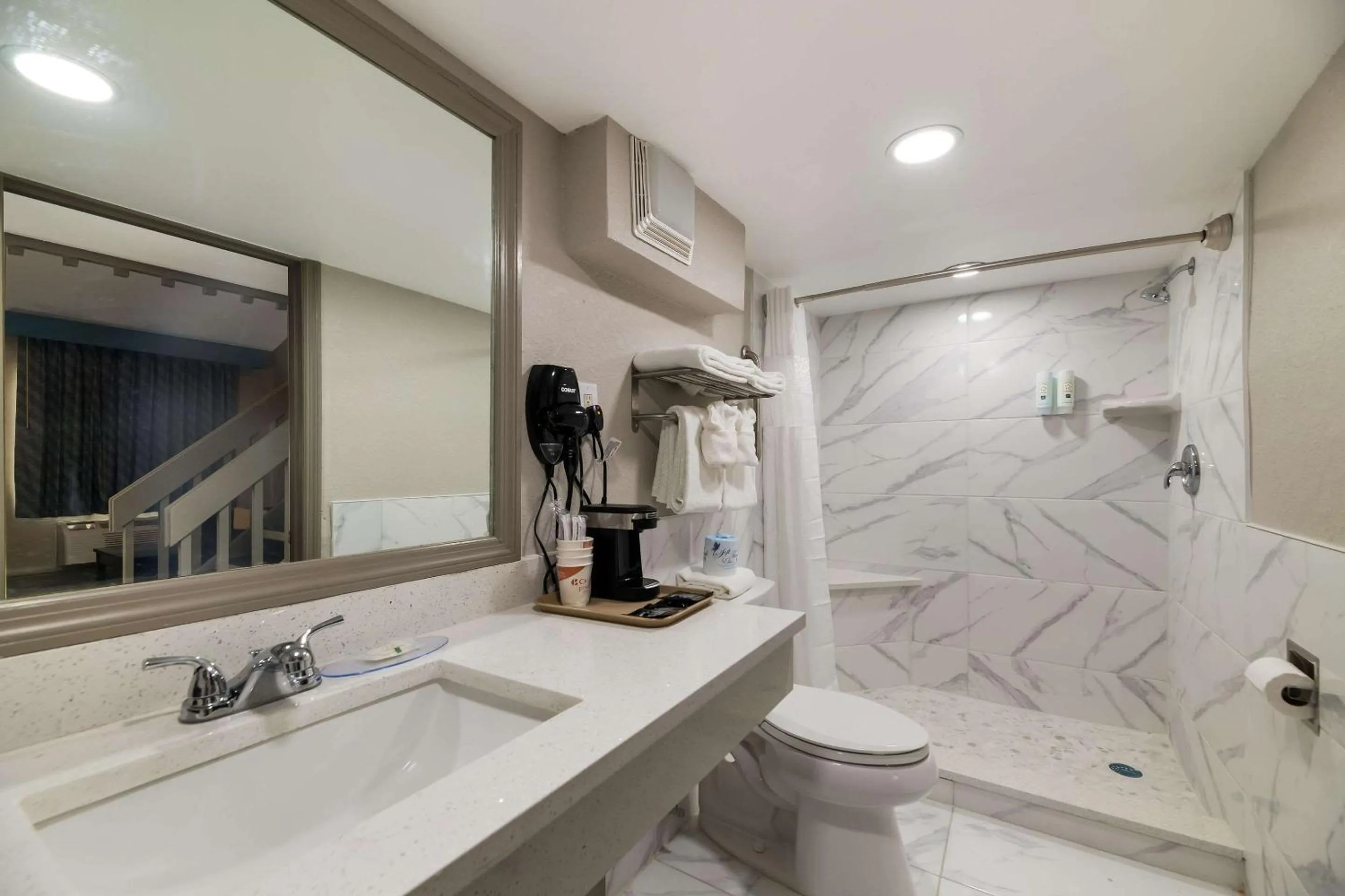 Queen Suite with Sofa Bed - Non Smoking in Quality Inn & Suites Altamonte Springs Orlando-North