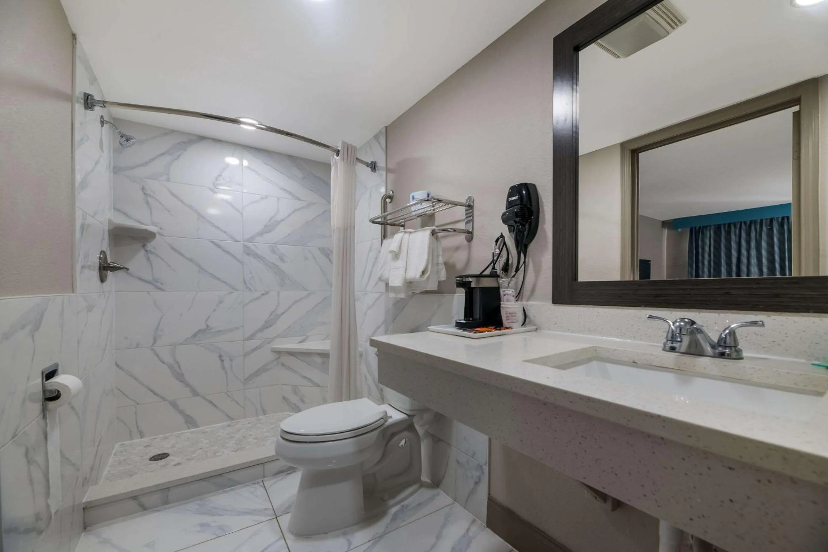 Queen Suite with Sofa Bed - Smoking in Quality Inn & Suites Altamonte Springs Orlando-North