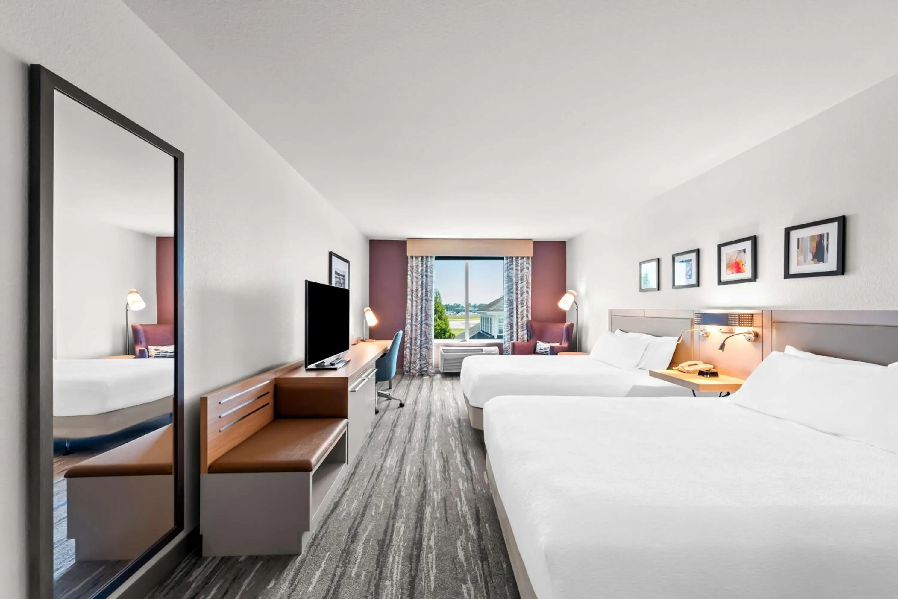 Queen Room with Two Queen Beds in Hilton Garden Inn Seattle North/Everett