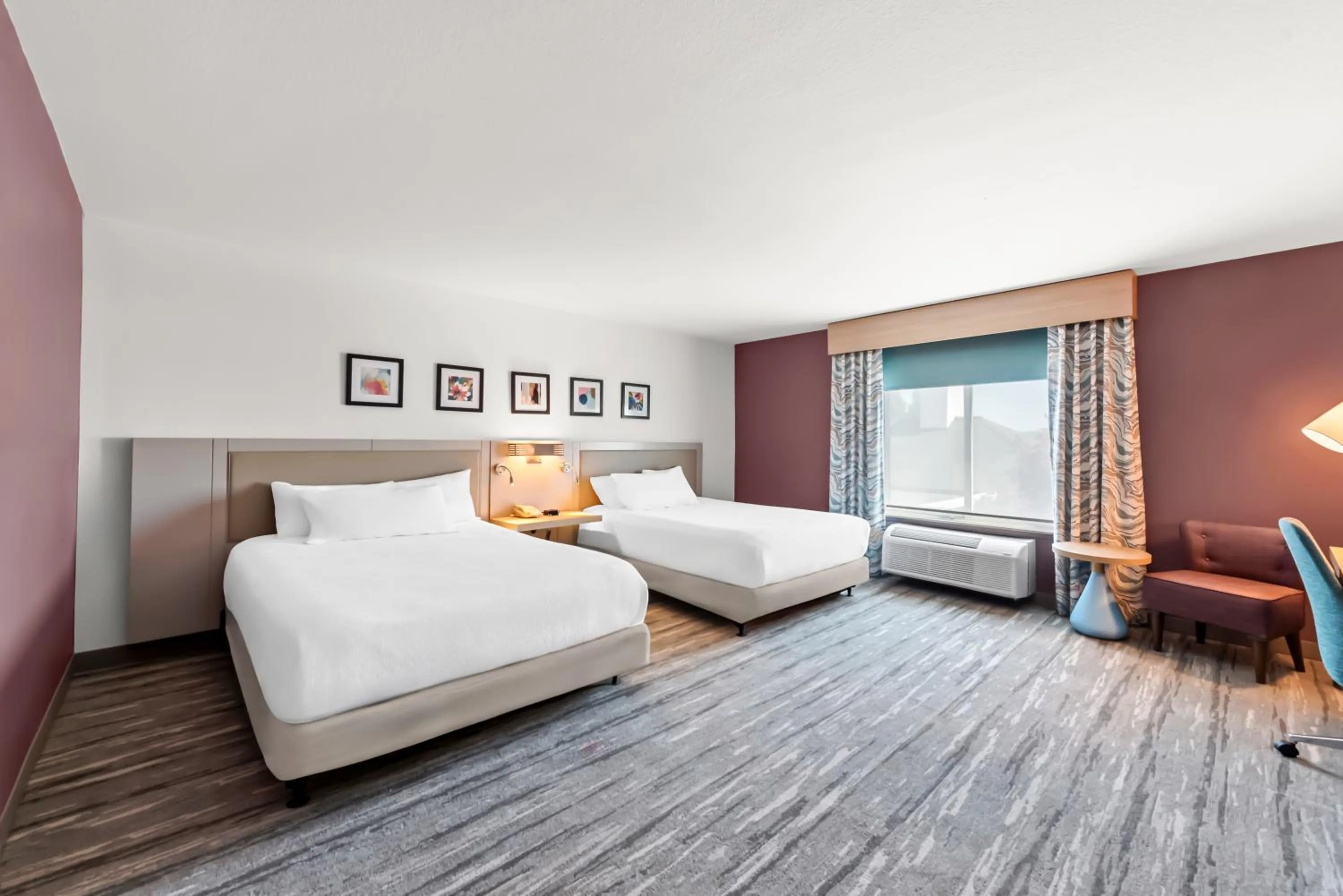 Premium Queen Room with Two Queen Beds in Hilton Garden Inn Seattle North/Everett