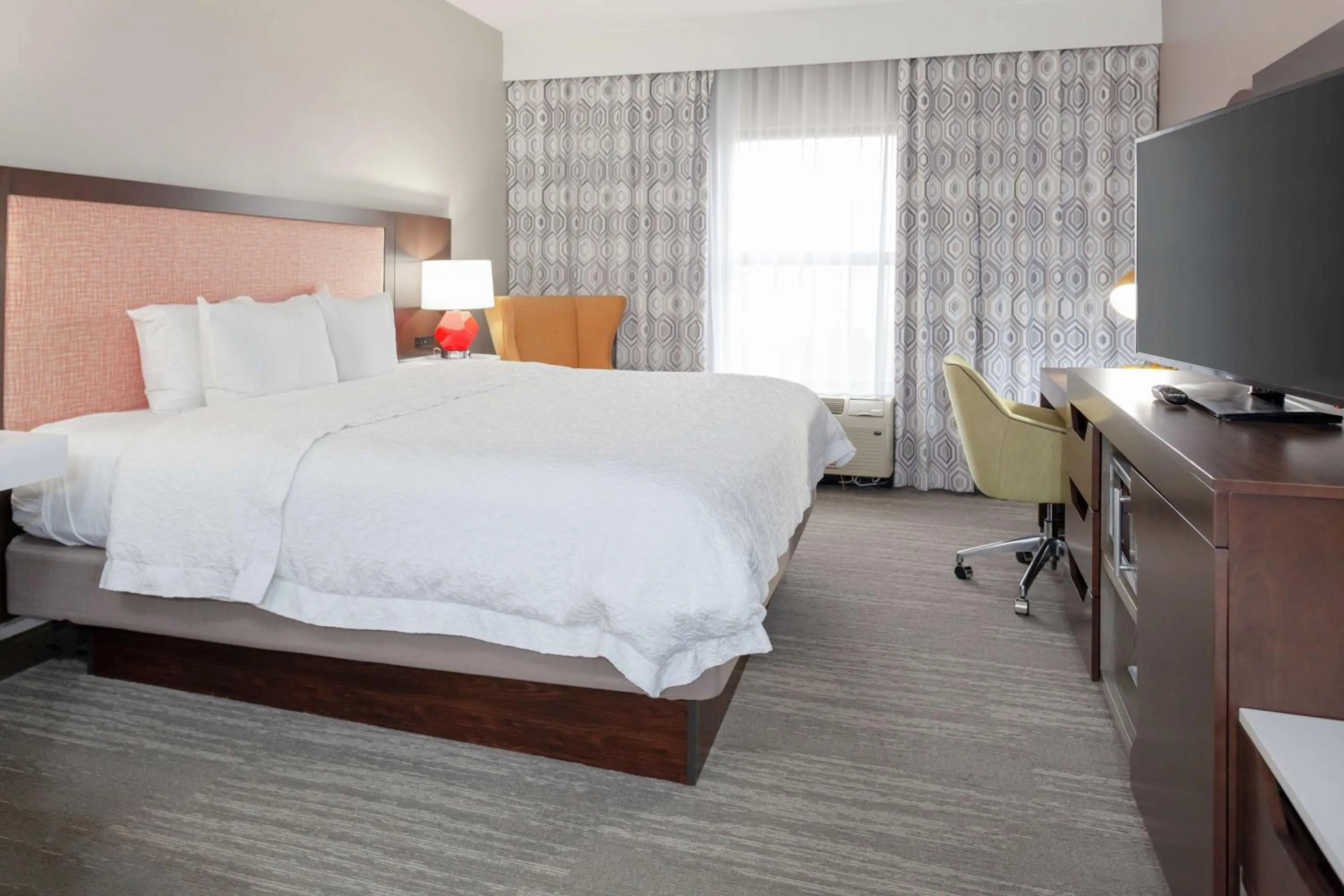King Room with King Bed - Non-Smoking in Hampton Inn & Suites Concord-Charlotte