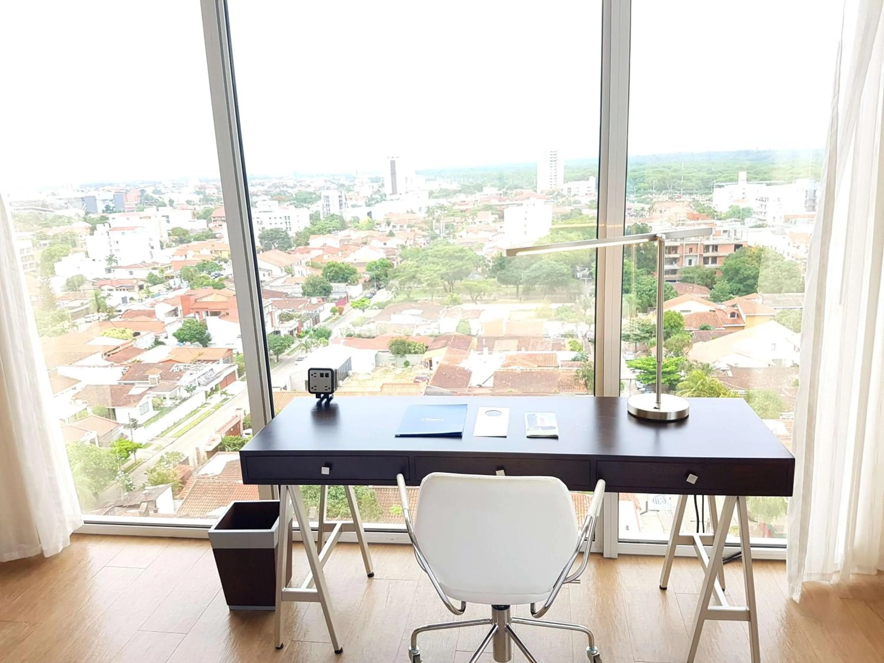 King Room with Panoramic View in Hampton by Hilton Santa Cruz