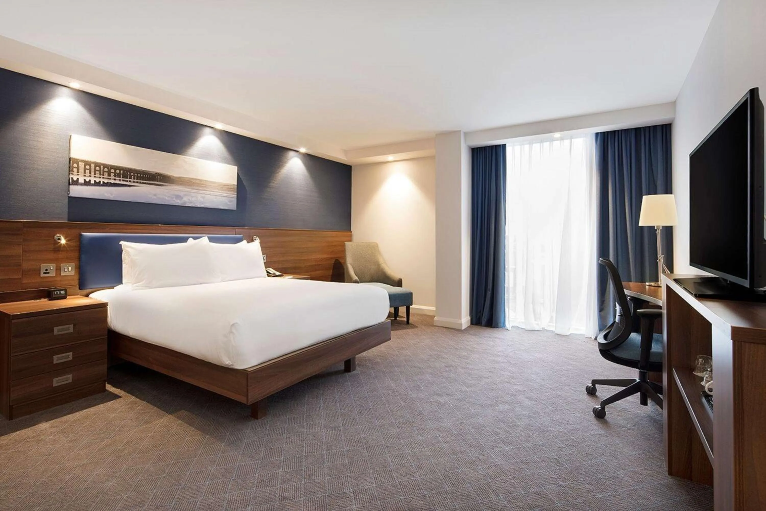Queen Room in Hampton by Hilton Dundee City Centre