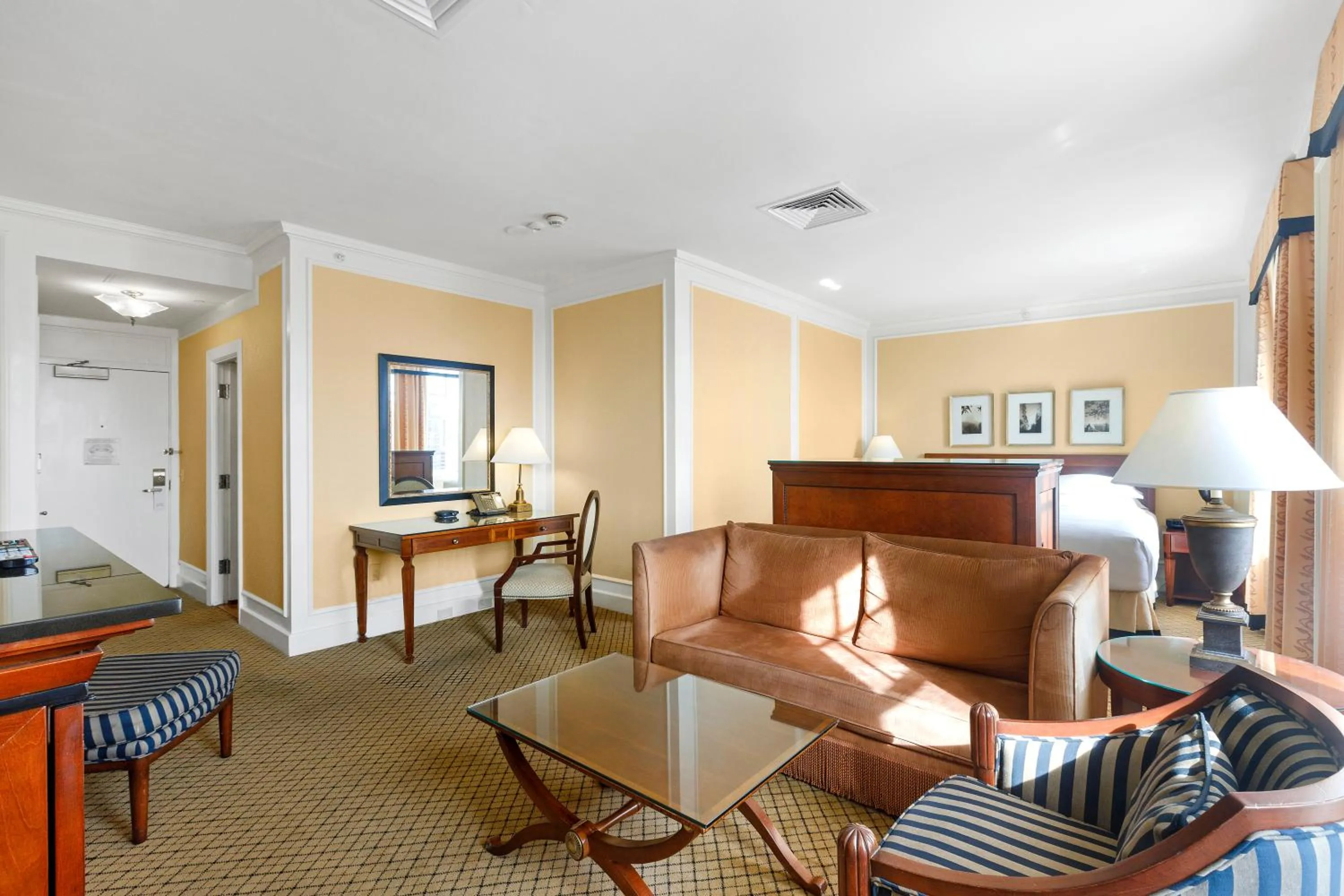 Junior King Suite in InterContinental Mark Hopkins San Francisco by IHG