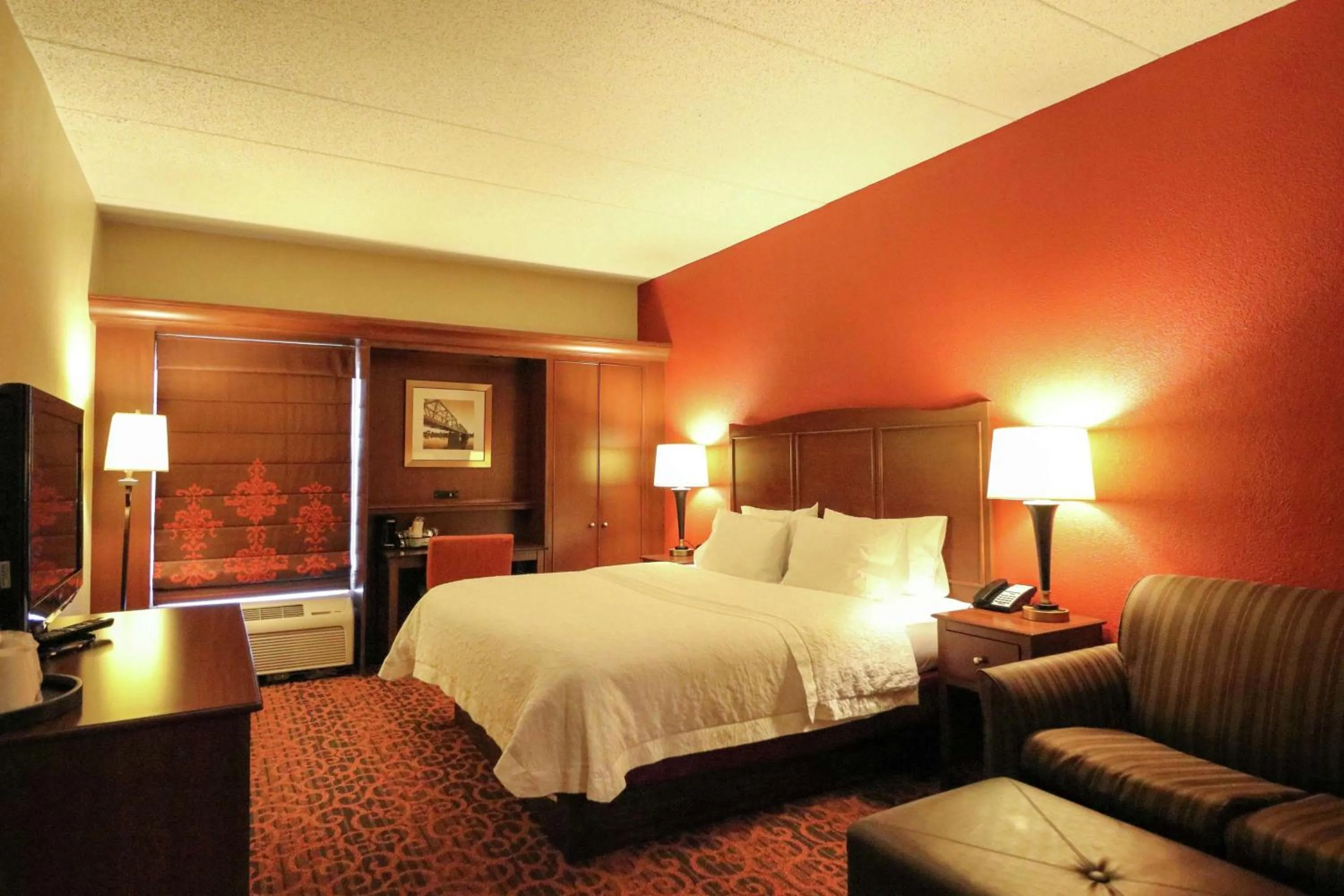 King Room with Sofa Bed and Study - Non-Smoking in Hampton Inn Columbus-South