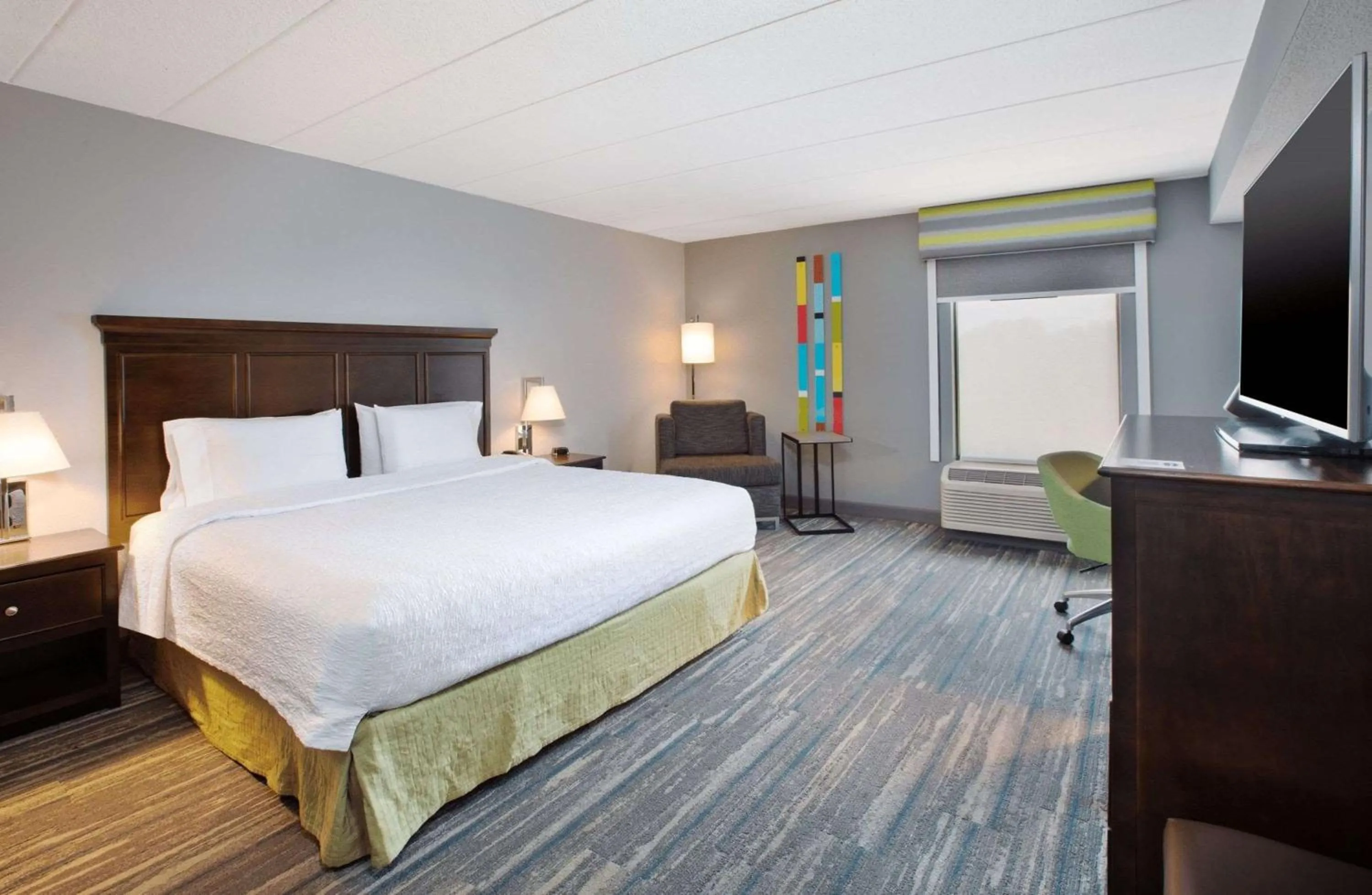 King Room - Mobility Access/Non-Smoking in Hampton Inn Cincinnati Northwest Fairfield