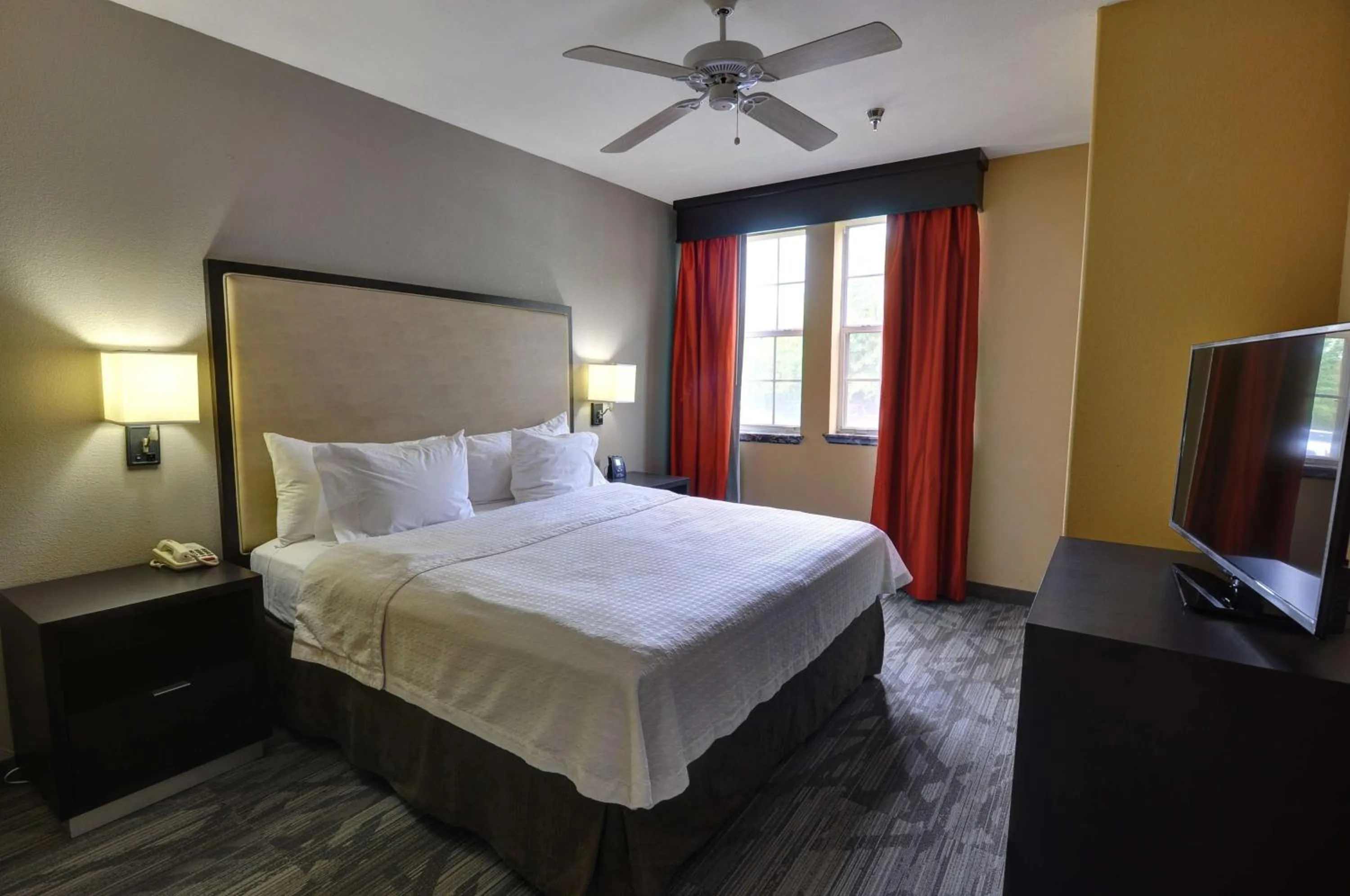 One-Bedroom King Suite - Non-Smoking in Homewood Suites by Hilton- Longview