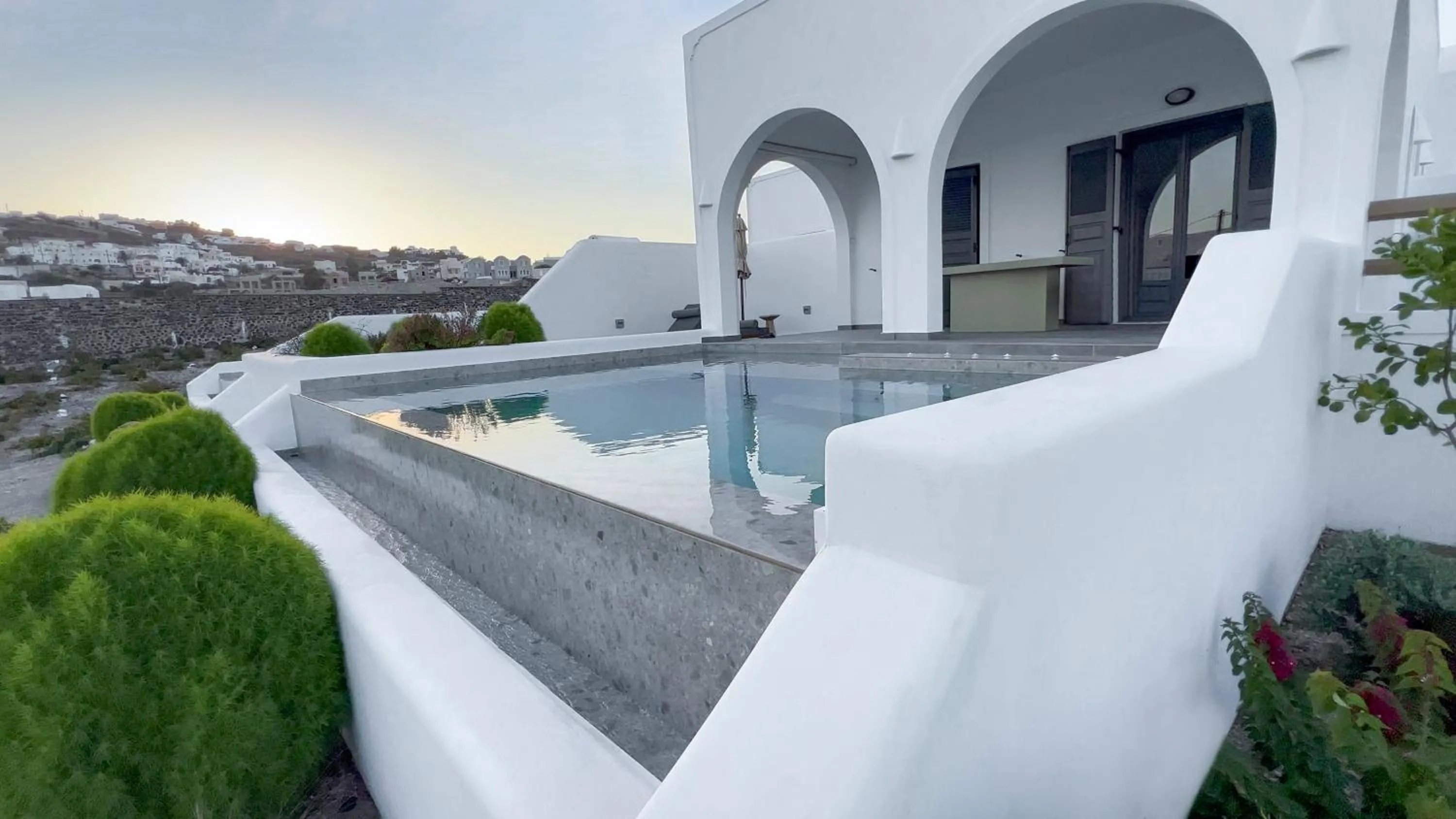 Honeymoon Suite with Private Pool & Jetted Tub in Vineyard Exclusive Suites