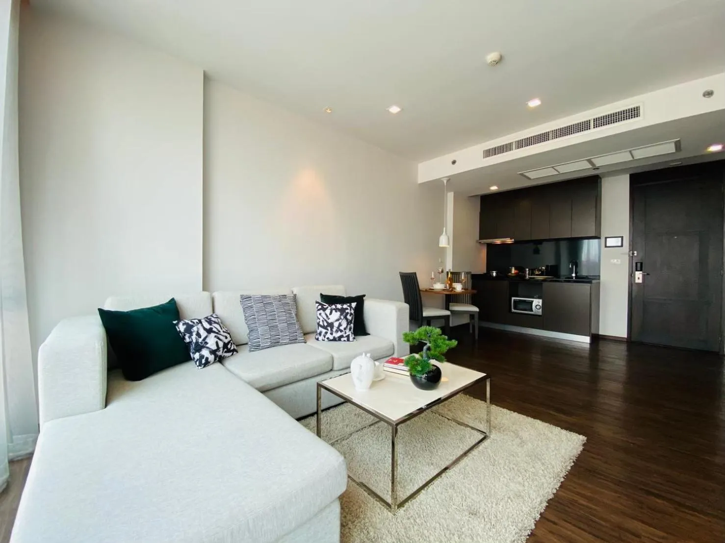 Deluxe King Room in Civic Horizon Hotel & Residence