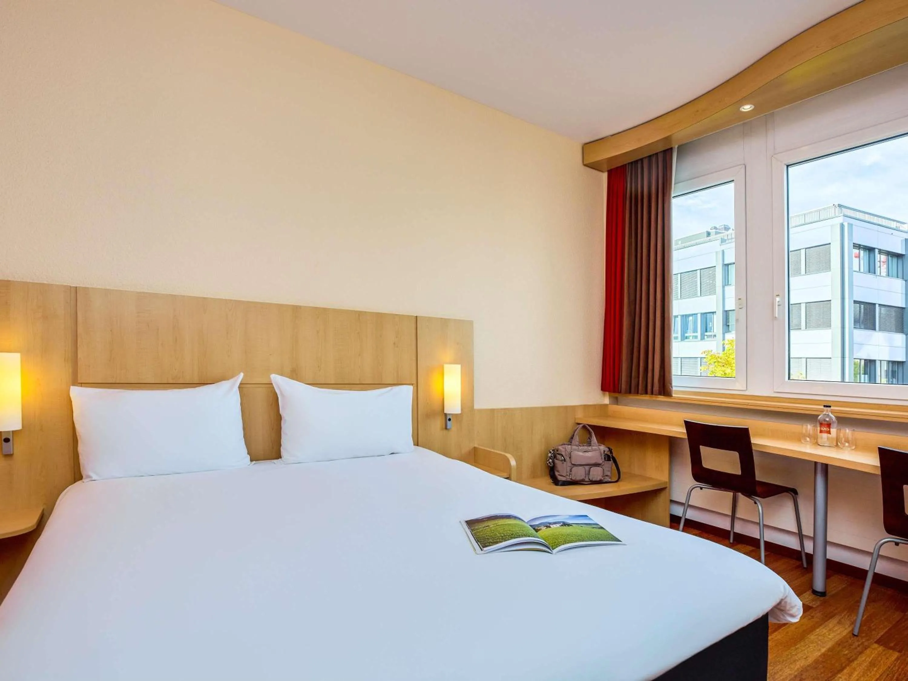 Standard Double Room in ibis Luzern Kriens