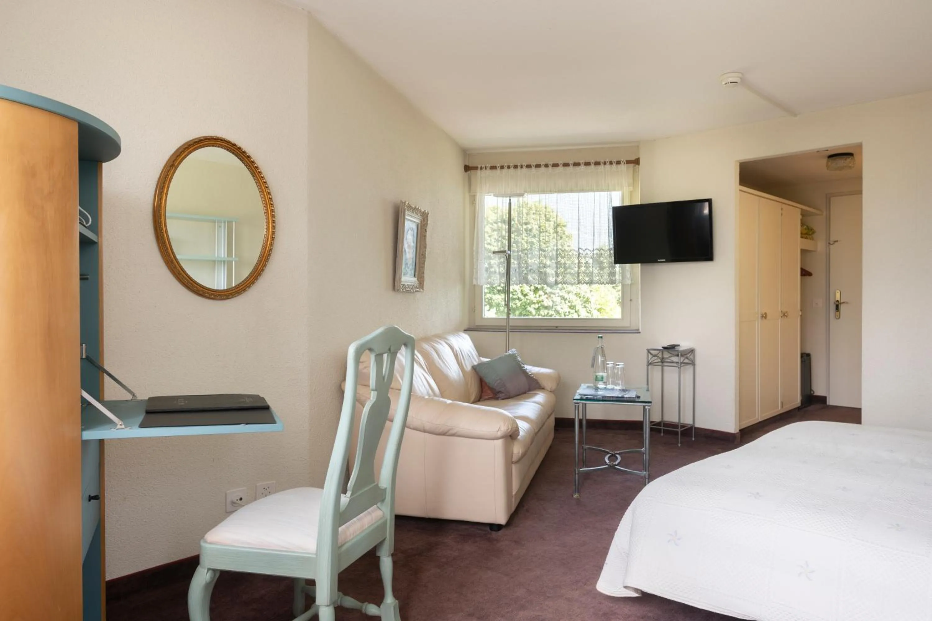 Classic Room with Mountain View in Seiler au Lac