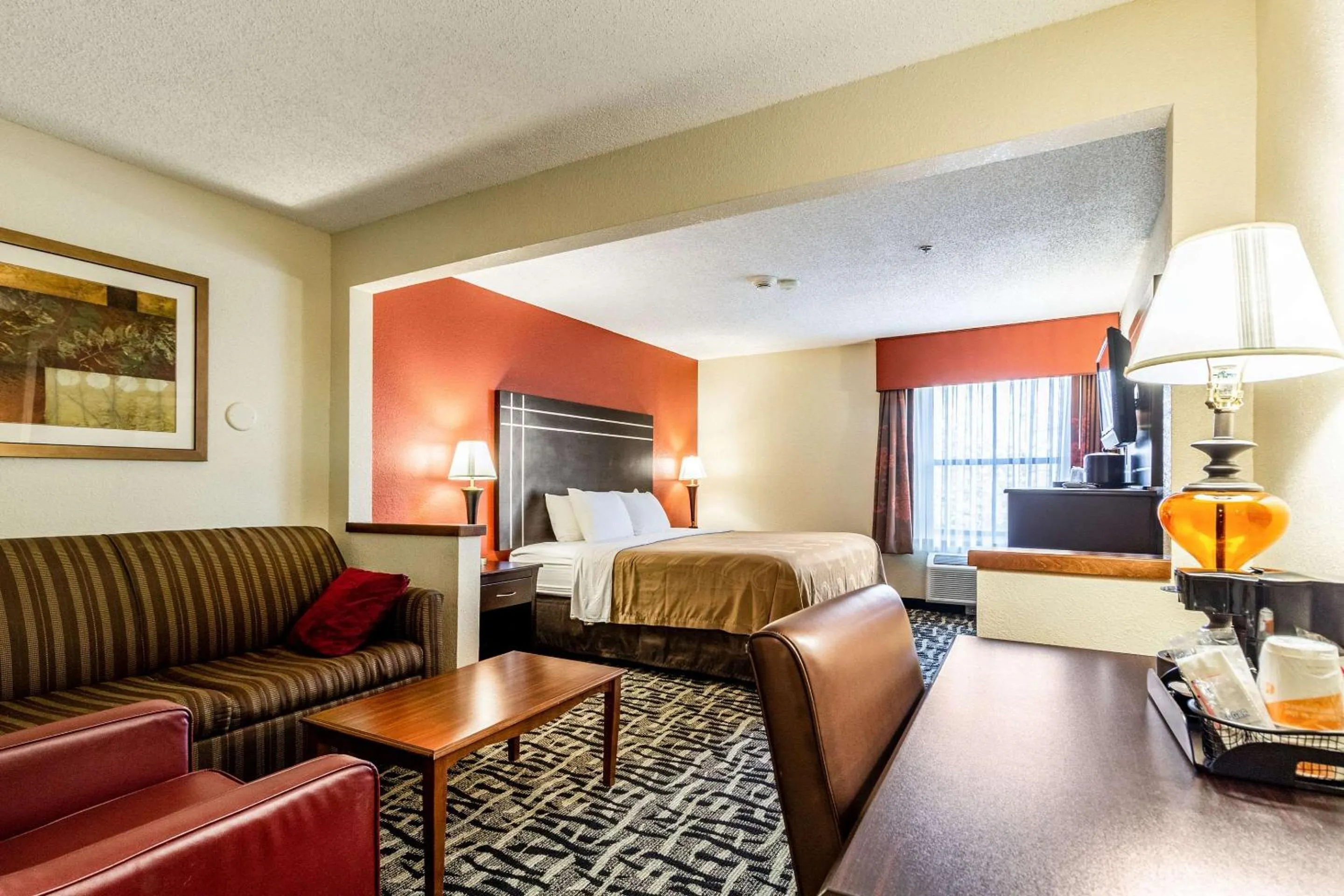 King Suite - Non-Smoking in Quality Inn Texas City I-45