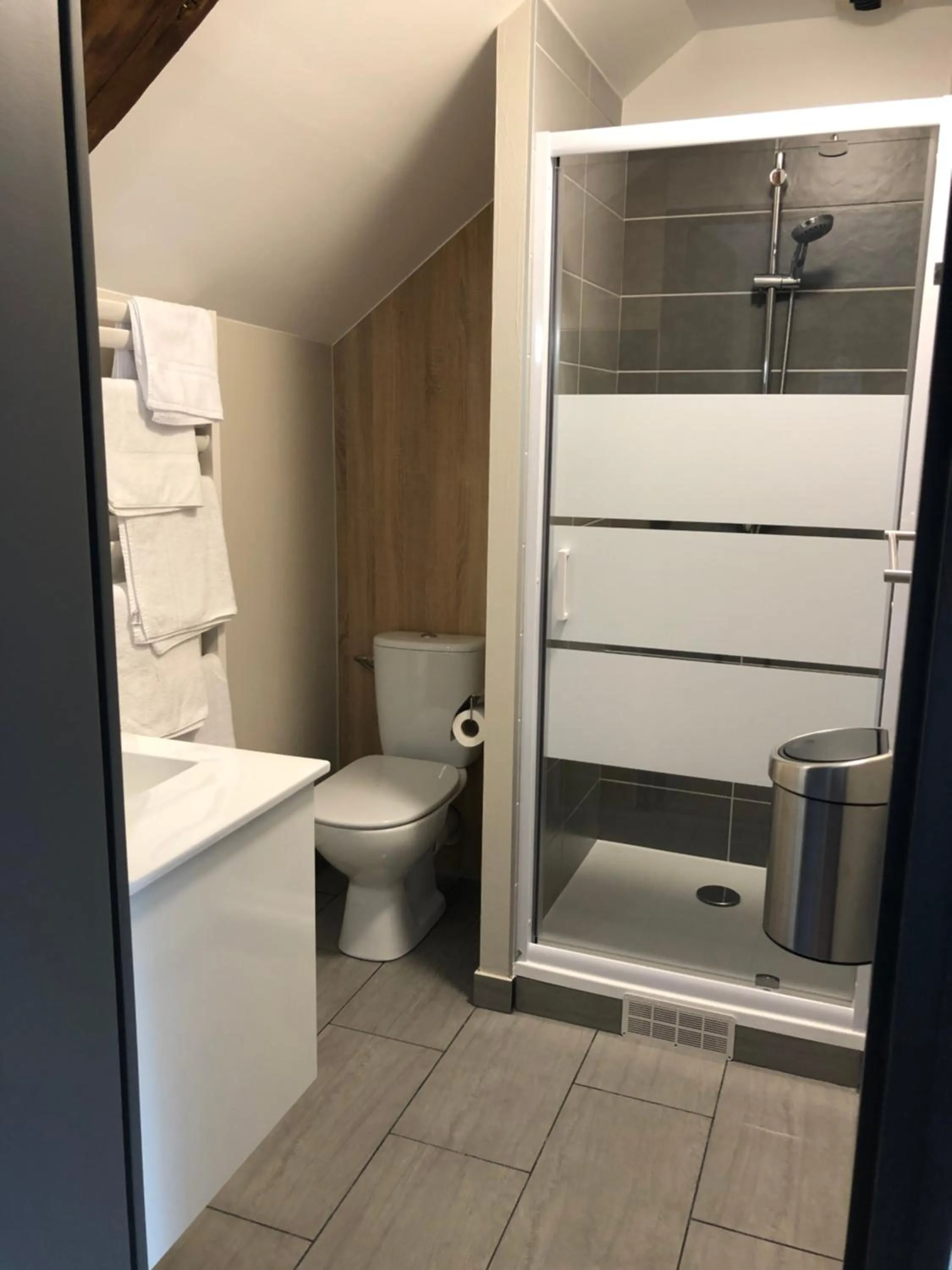 Standard Quadruple Room in LOGIS - Hôtel & Restaurant Saint Nicolas