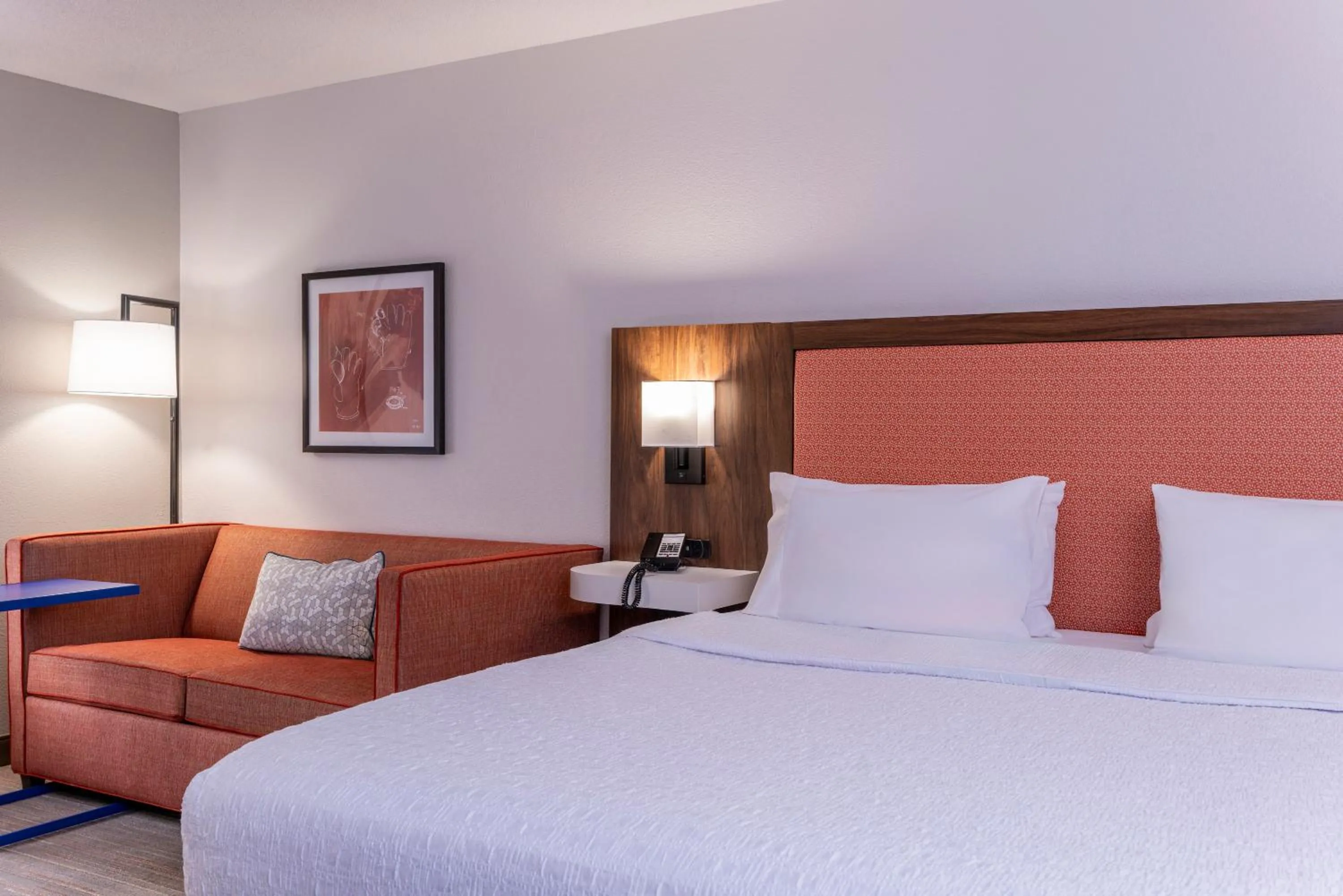 King Room with Sofa Bed - Hearing Accessible/Non-Smoking in Hampton Inn & Suites St. Louis-Chesterfield