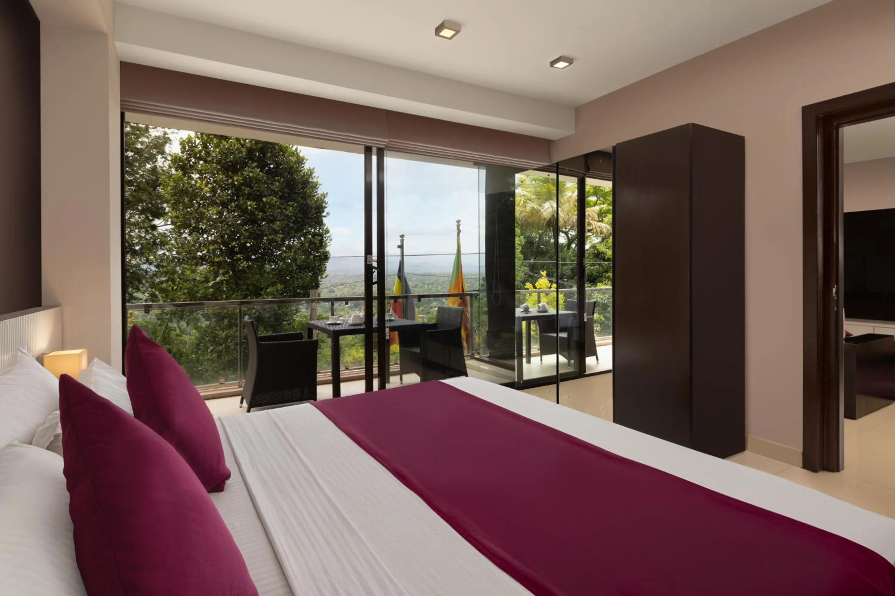 Deluxe Double Room - single occupancy in View360