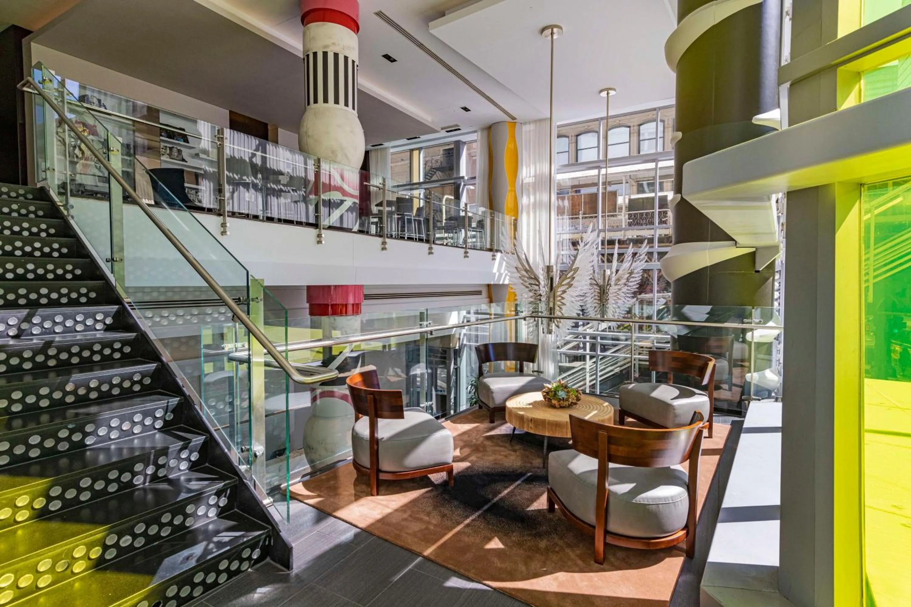 Corner King Room with River View and Spa Tub in theWit Chicago, a Hilton Hotel