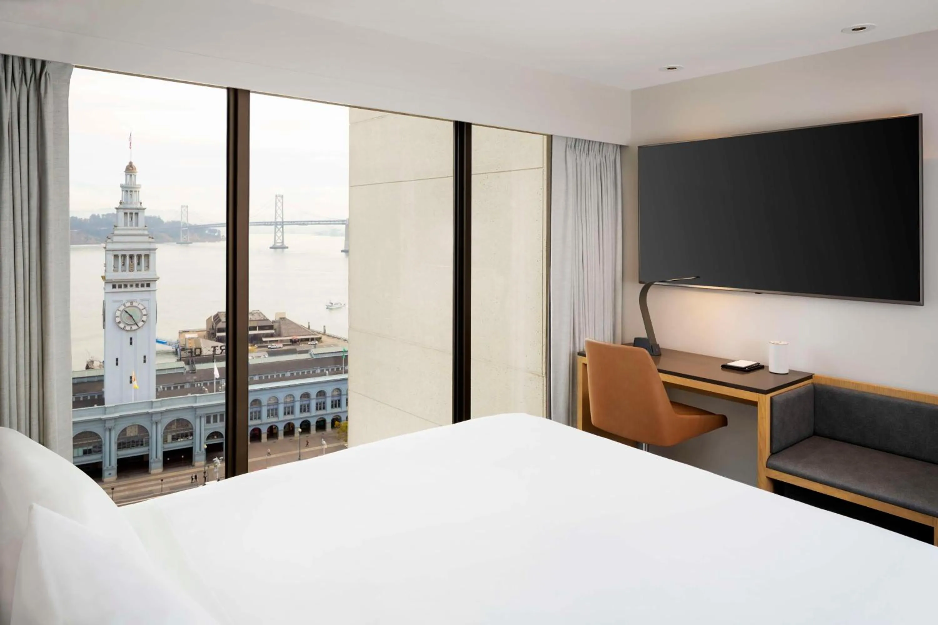 King Room with Water View in Hyatt Regency San Francisco