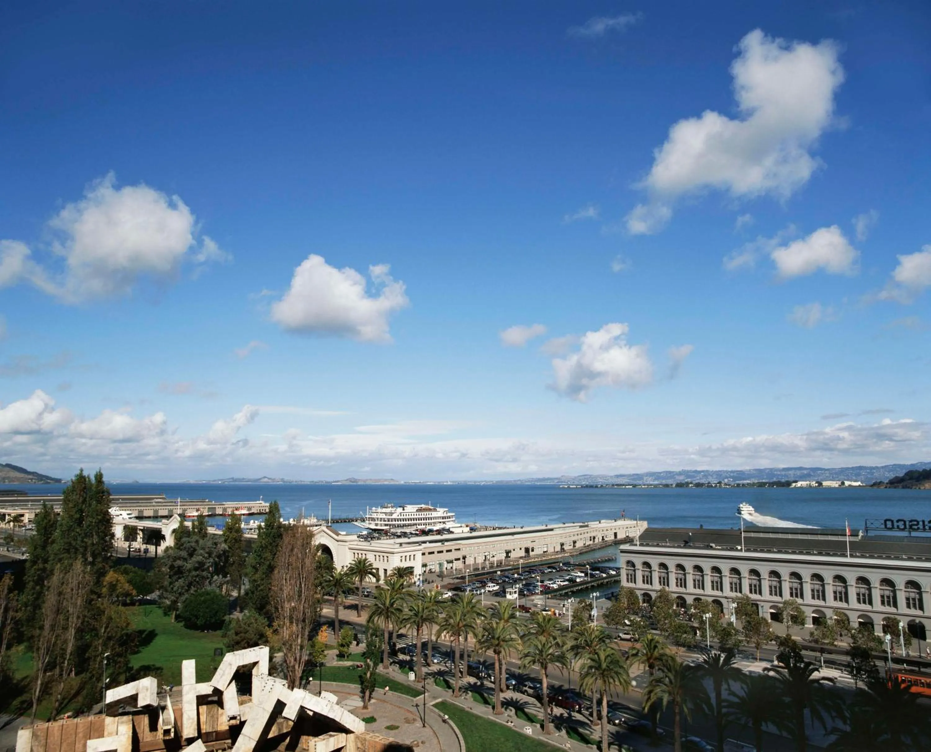 Queen Room with Two Queen Beds and Bay View  in Hyatt Regency San Francisco