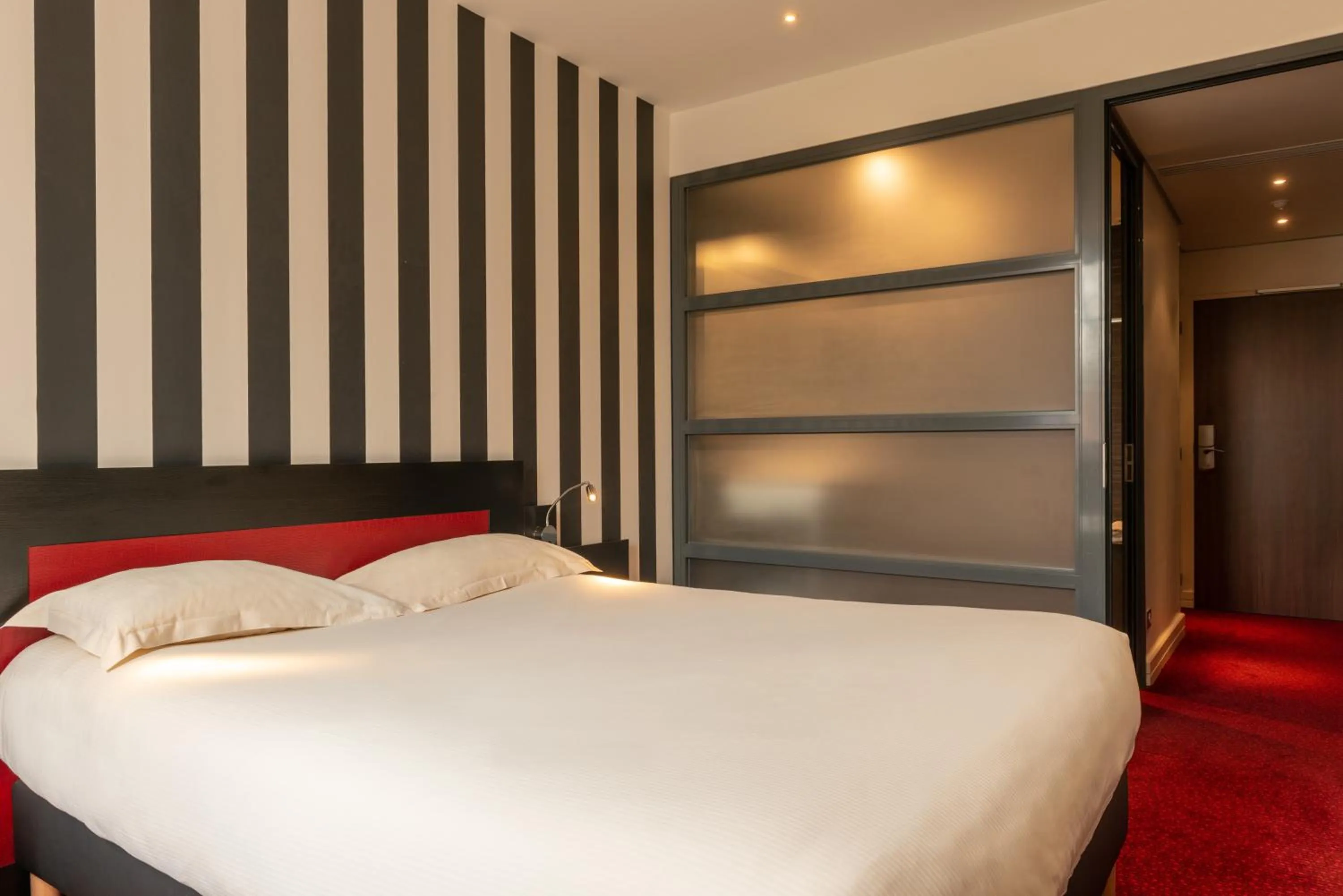 Comfort Twin Room in The Originals Boutique, La Maison Rouge, Lens Ouest