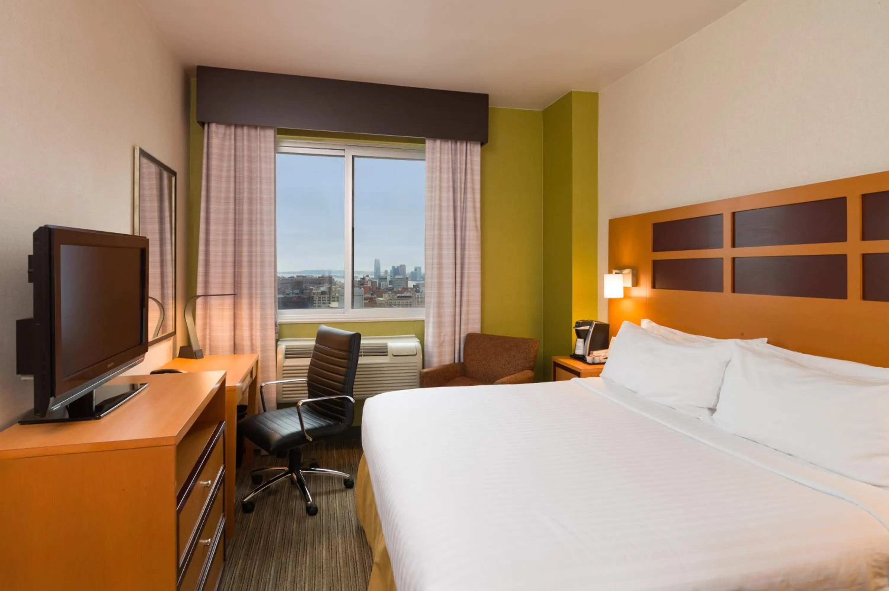 Standard King Room with City View in Holiday Inn Express - Times Square by IHG