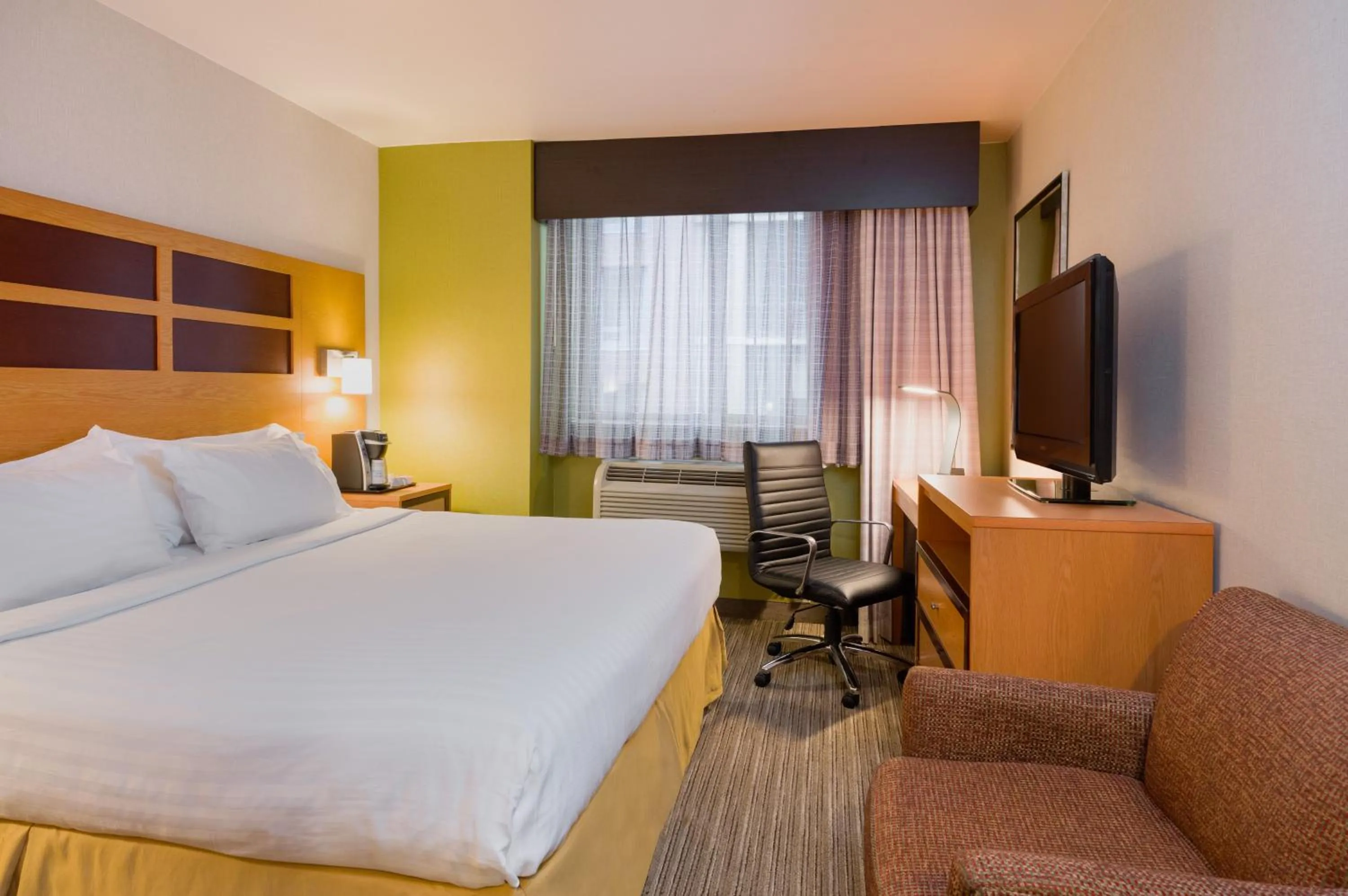 Standard King Room with City View - High Floor in Holiday Inn Express - Times Square by IHG