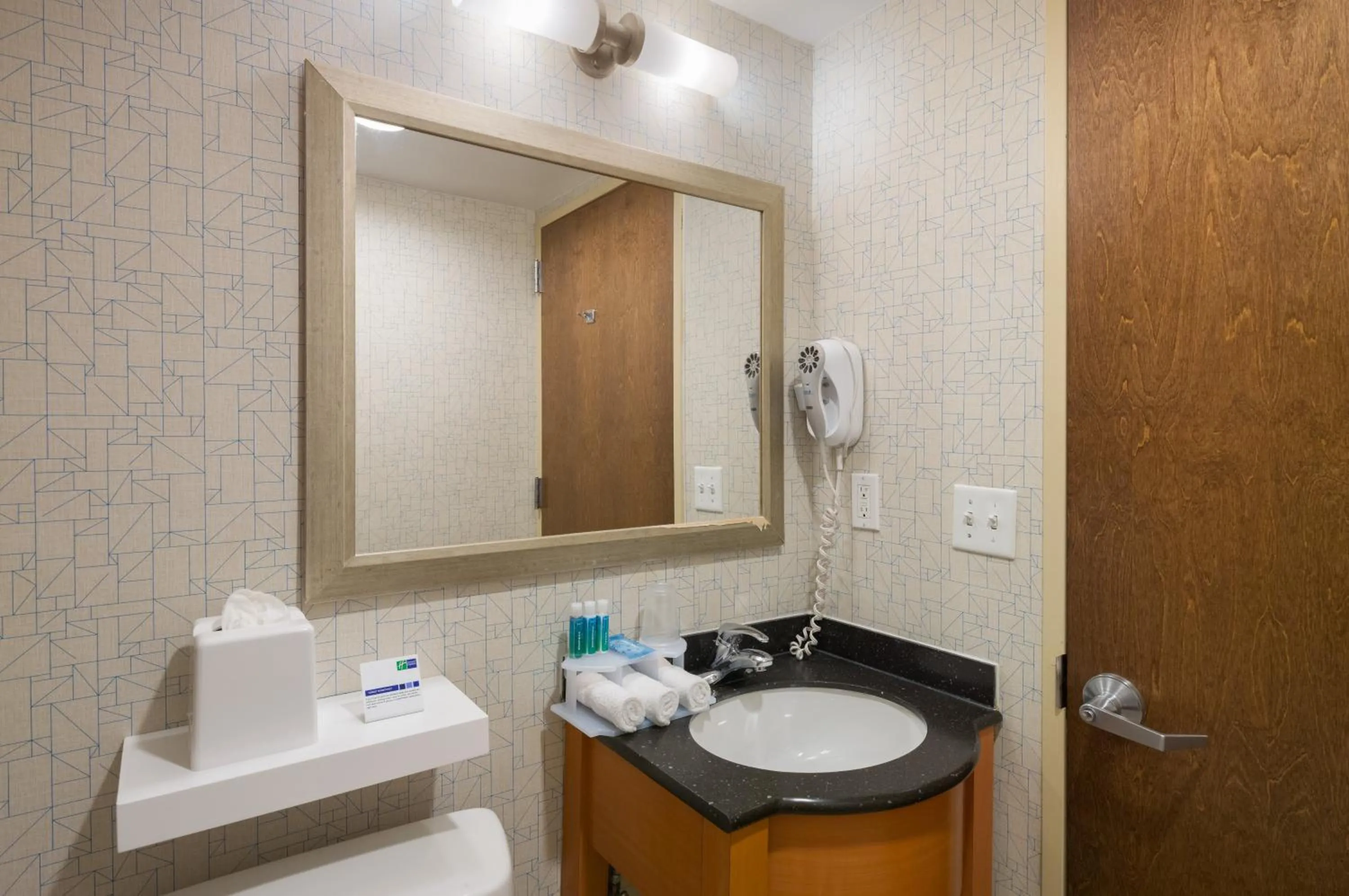 King Room with Mobility Accessible Roll-In Shower in Holiday Inn Express - Times Square by IHG