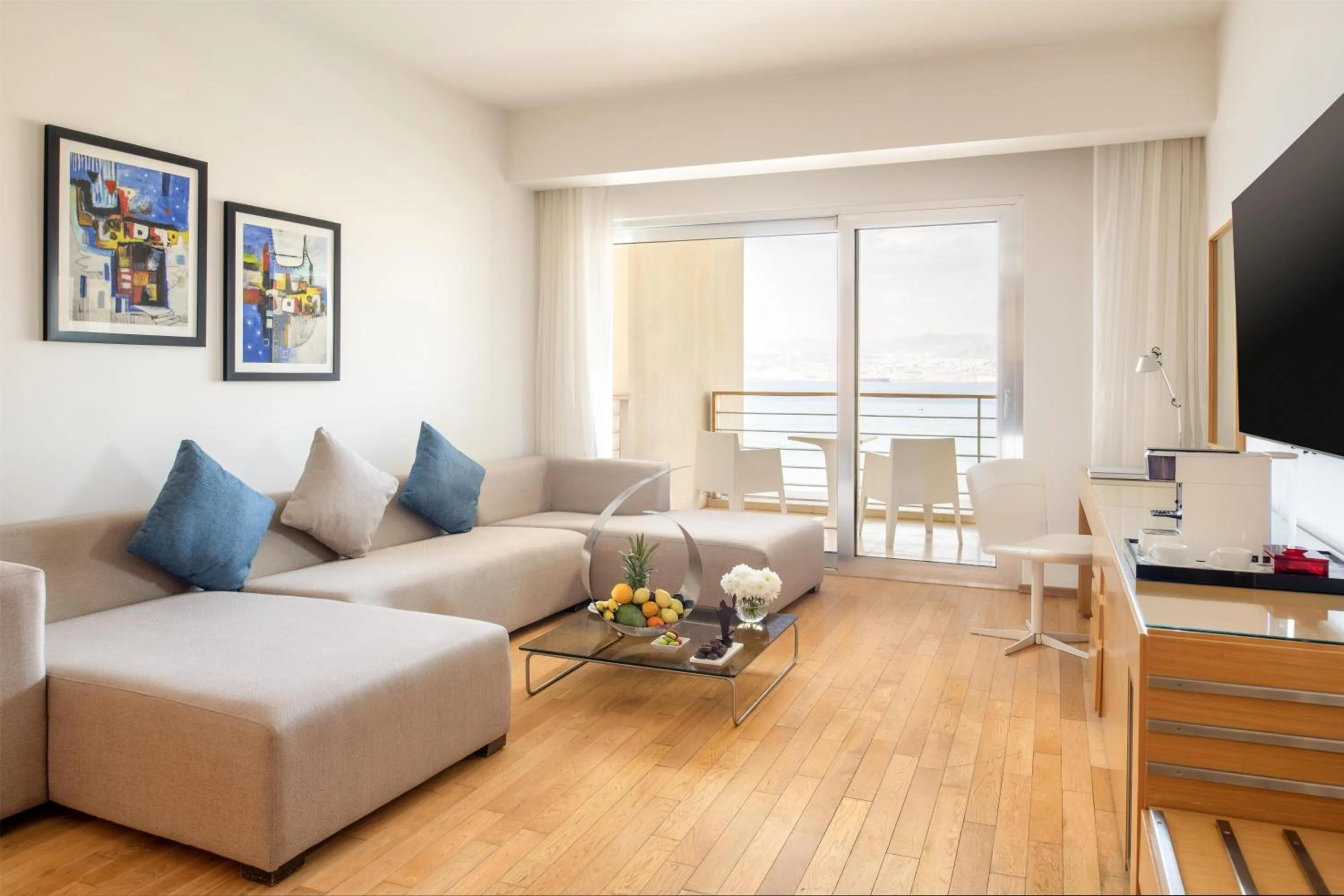 Executive Panoramic Sea View Suite (King Size Bed) in Kempinski Hotel Aqaba