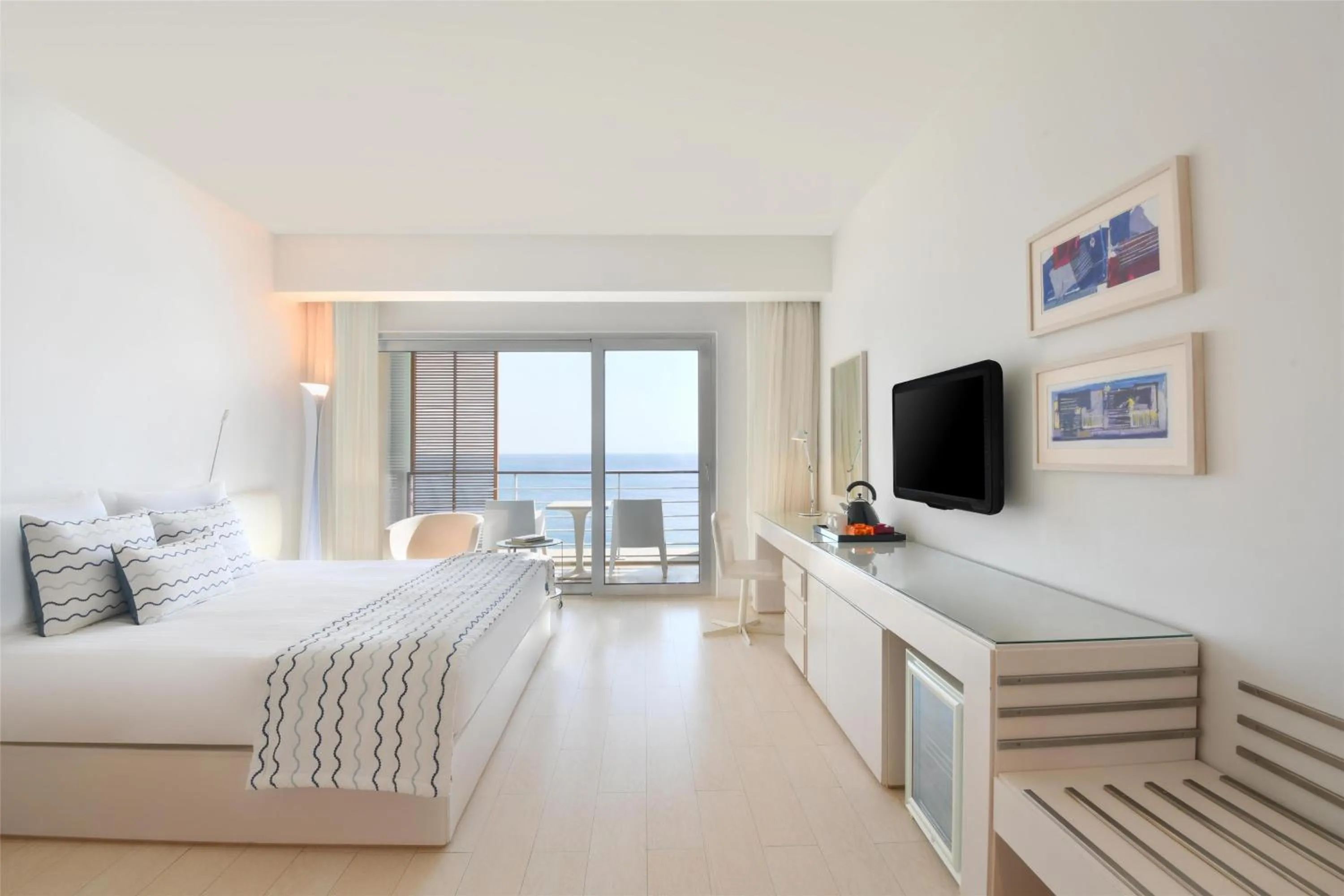 Sea View Premier Club Room (King Bed) in Kempinski Hotel Aqaba