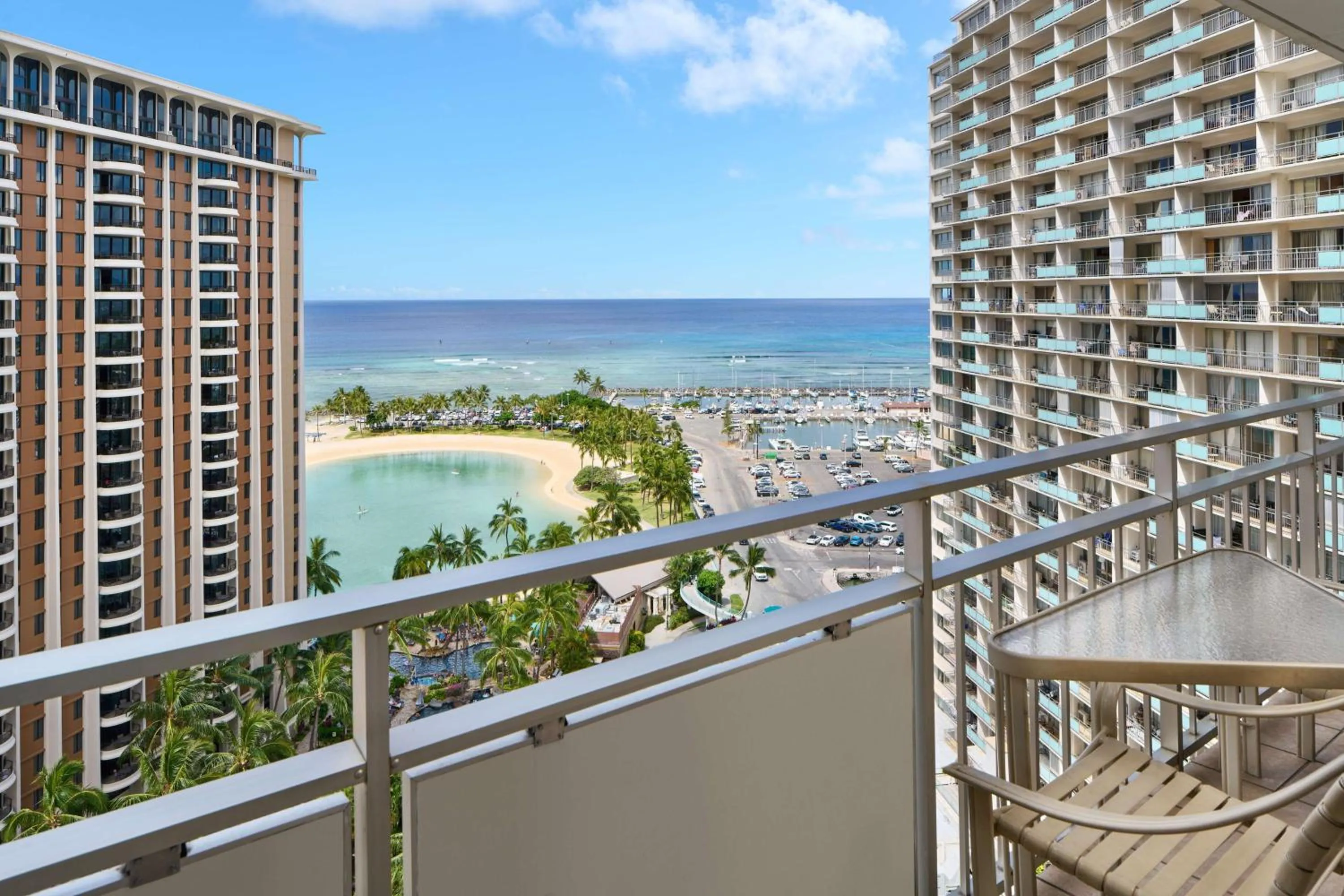 King Room with Ocean View in Ilikai Lite