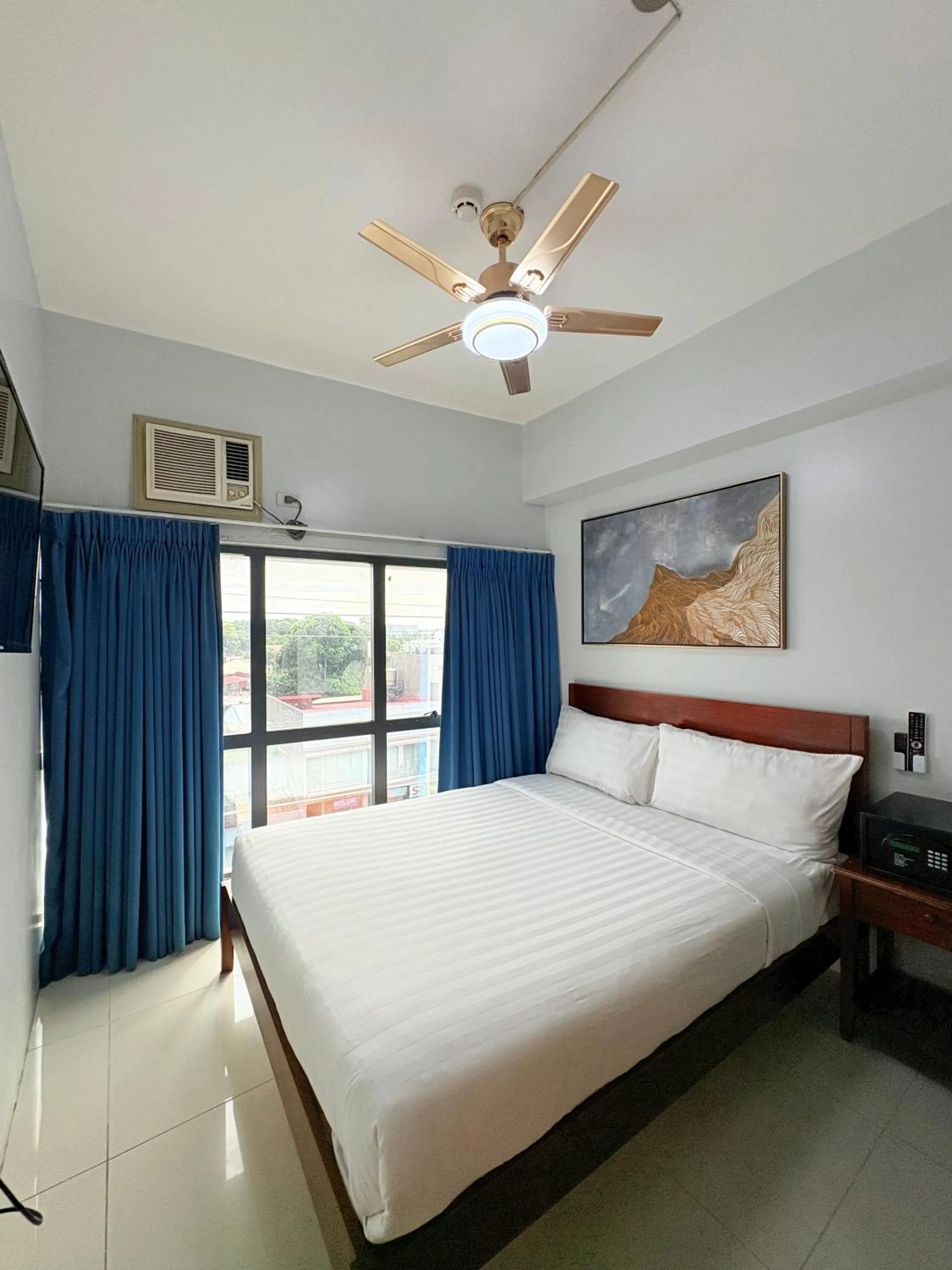 Deluxe Queen Room in Pacific Park Hotel