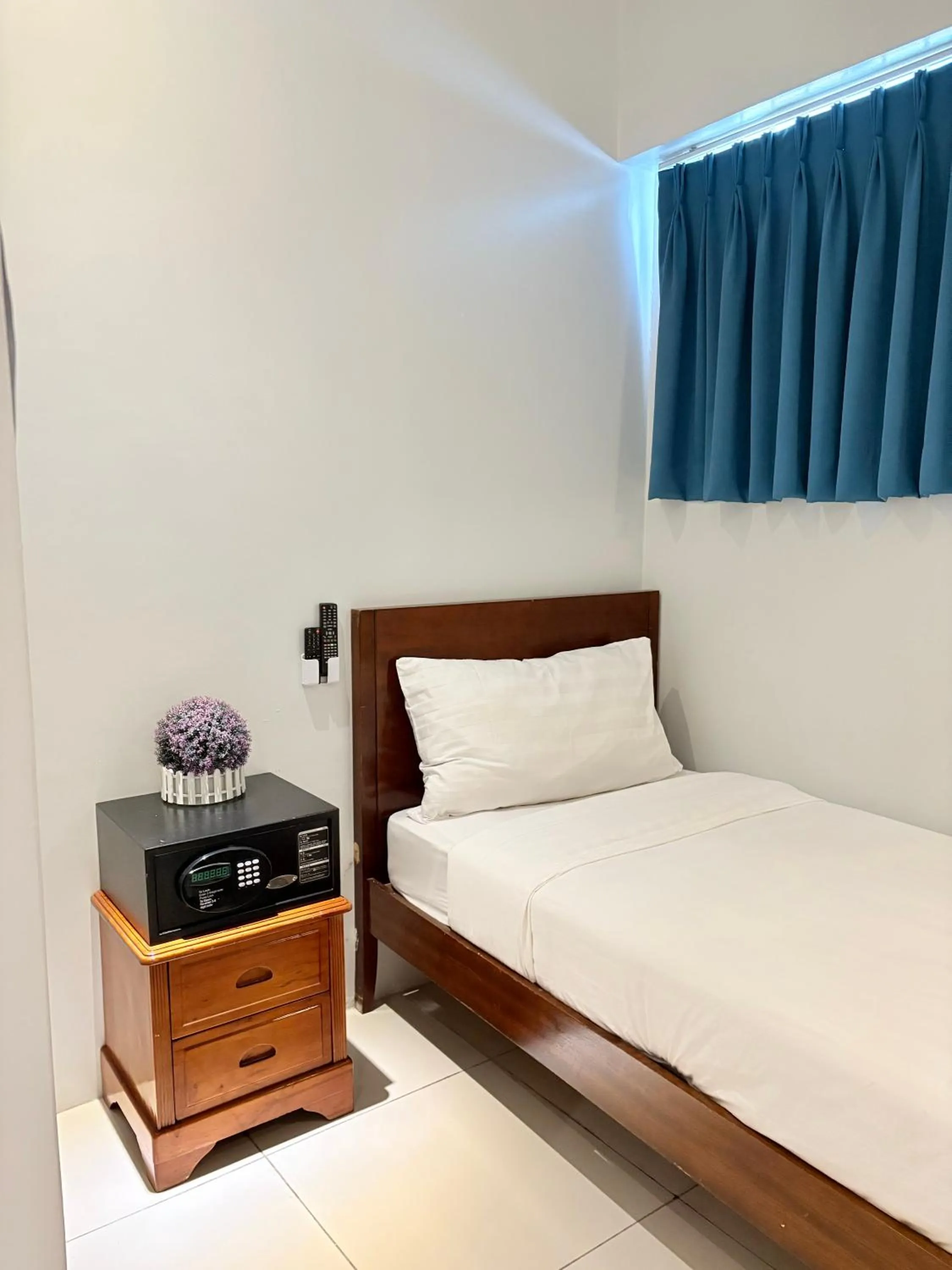 Single Room in Pacific Park Hotel