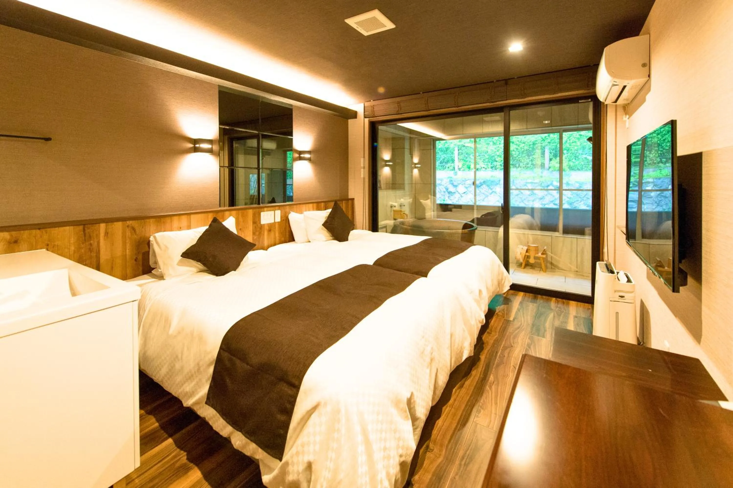 Standard Twin Room with Semi Open-Air Bath in LiVEMAX RESORT Hakone Sengokuhara