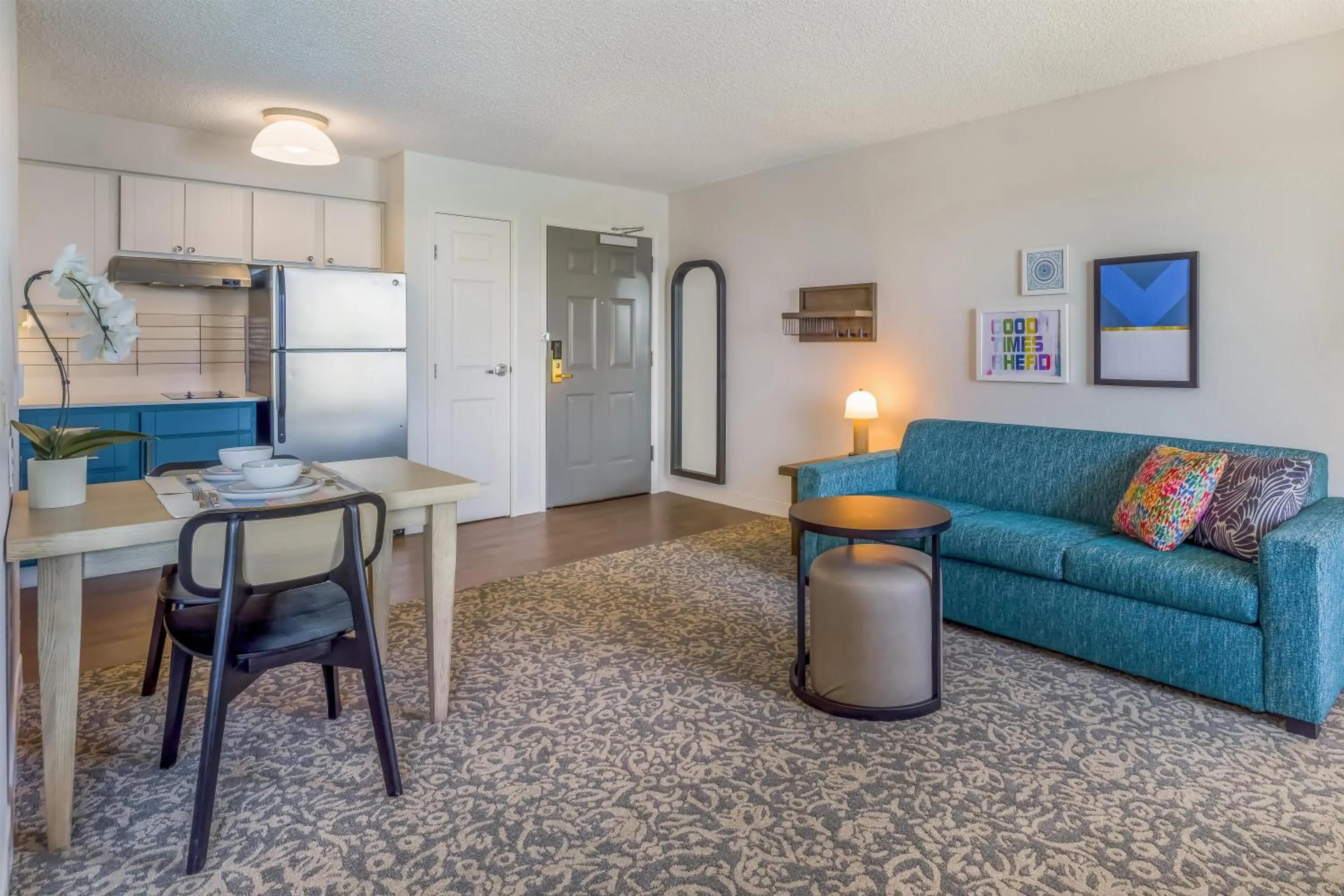 Two-Bedroom Suite with with One King and Two Queen Beds in Sonesta ES Suites Anaheim Resort Area