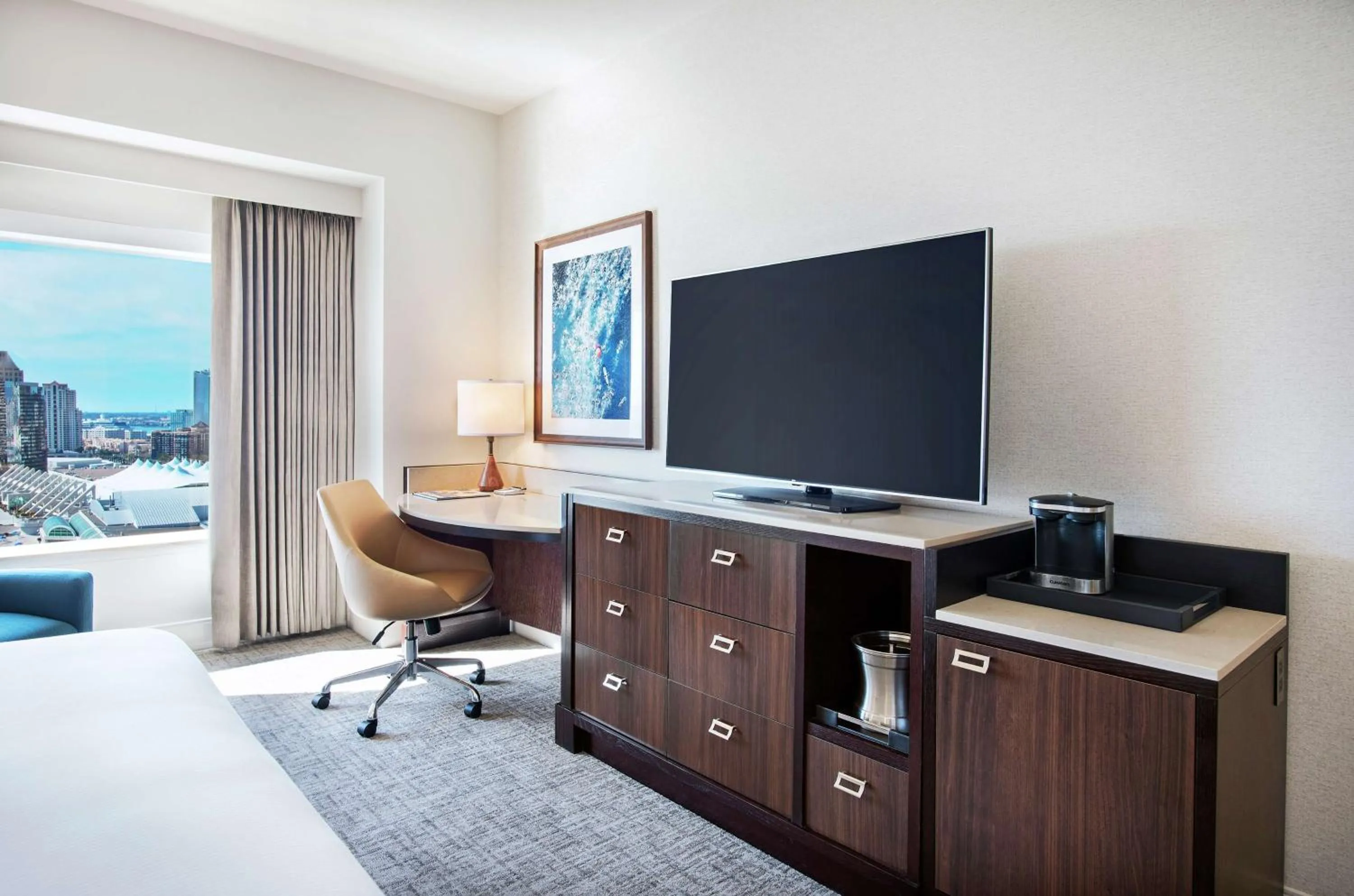 King Room with Skyline View  - single occupancy in Hilton San Diego Bayfront