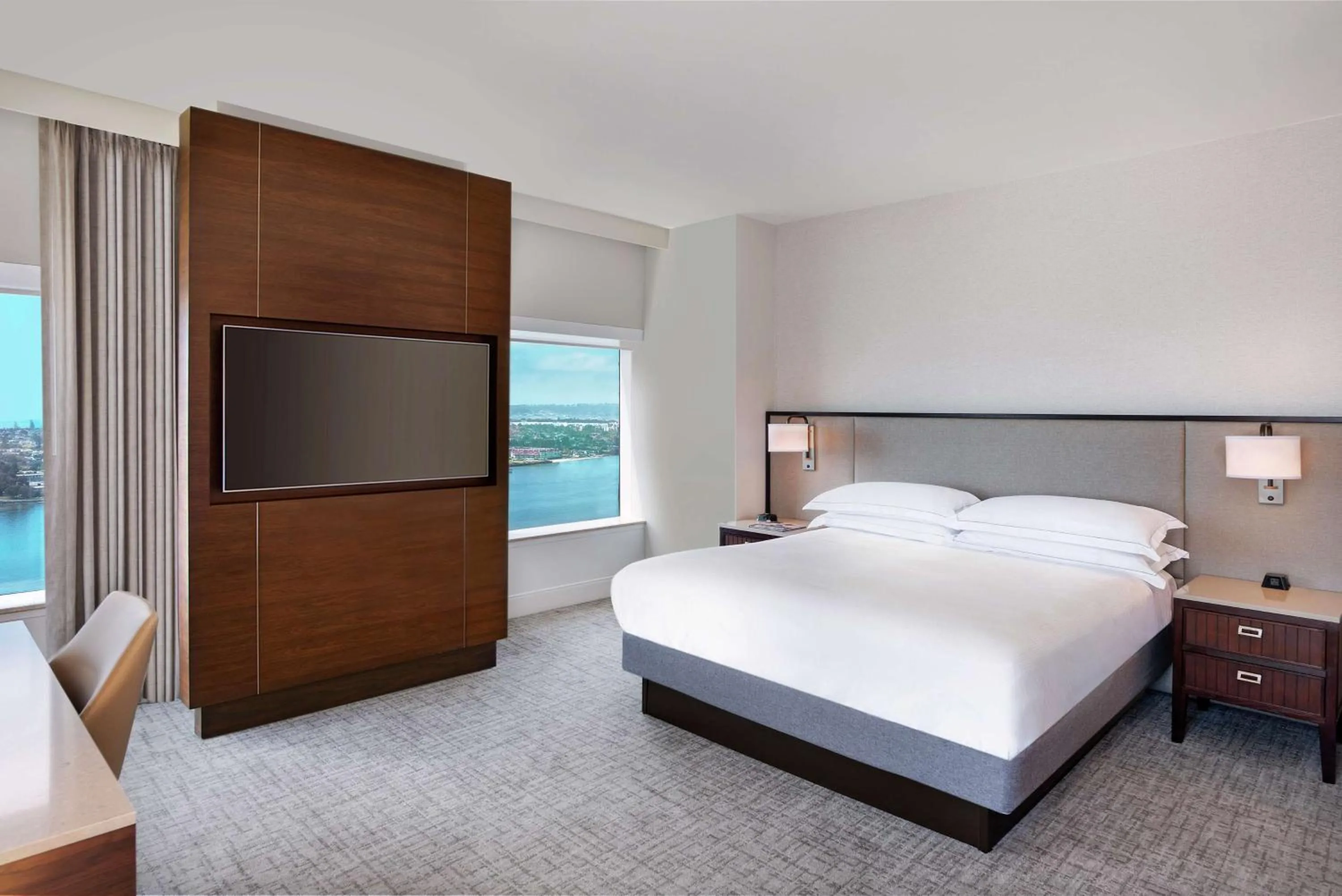Premium Corner King Room in Hilton San Diego Bayfront