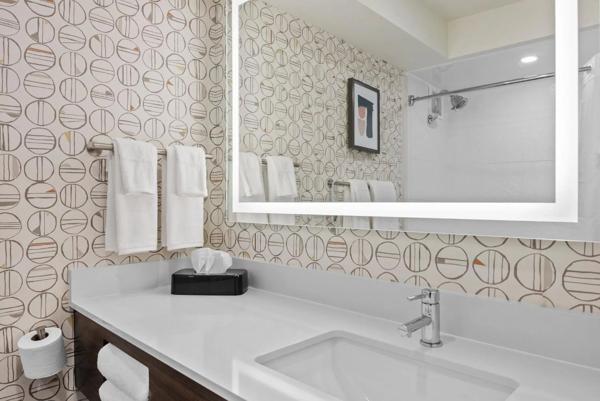 Standard King Room in Holiday Inn Niagara Falls State Park Entry by IHG