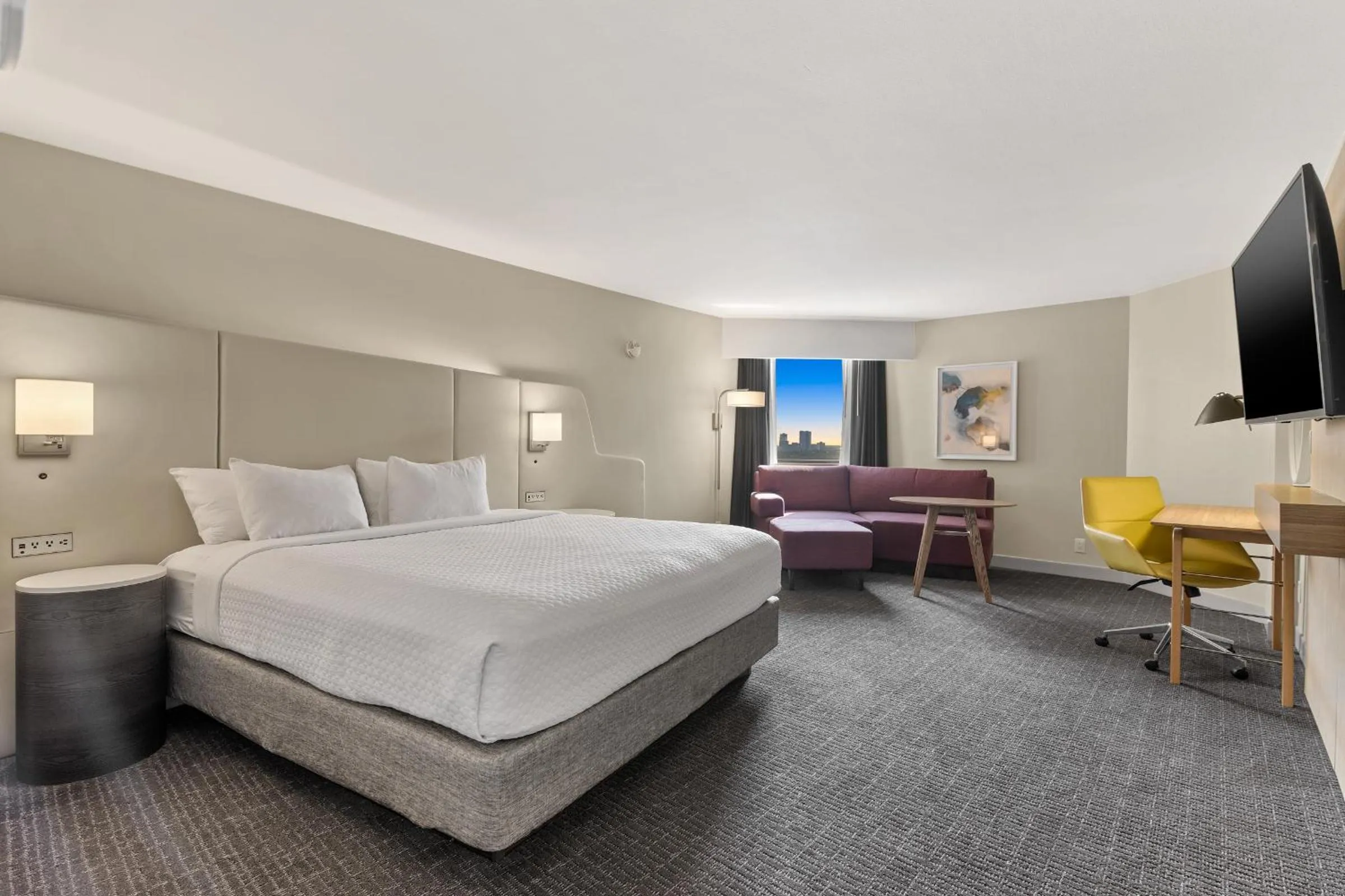 Standard King Room in Crowne Plaza Houston Med Ctr-Galleria Area by IHG