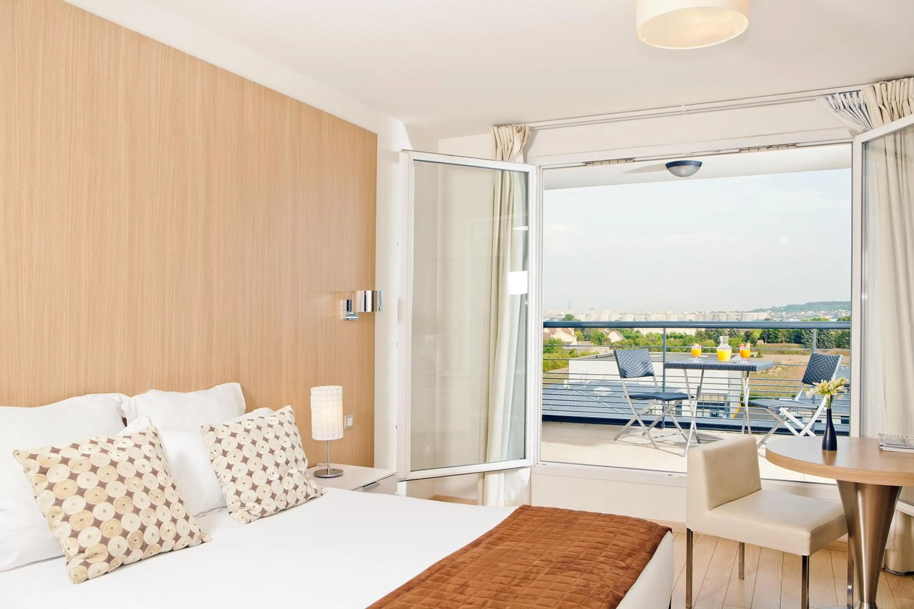 Double or Twin Studio (2 Adults) in Residhome Carrières La Défense