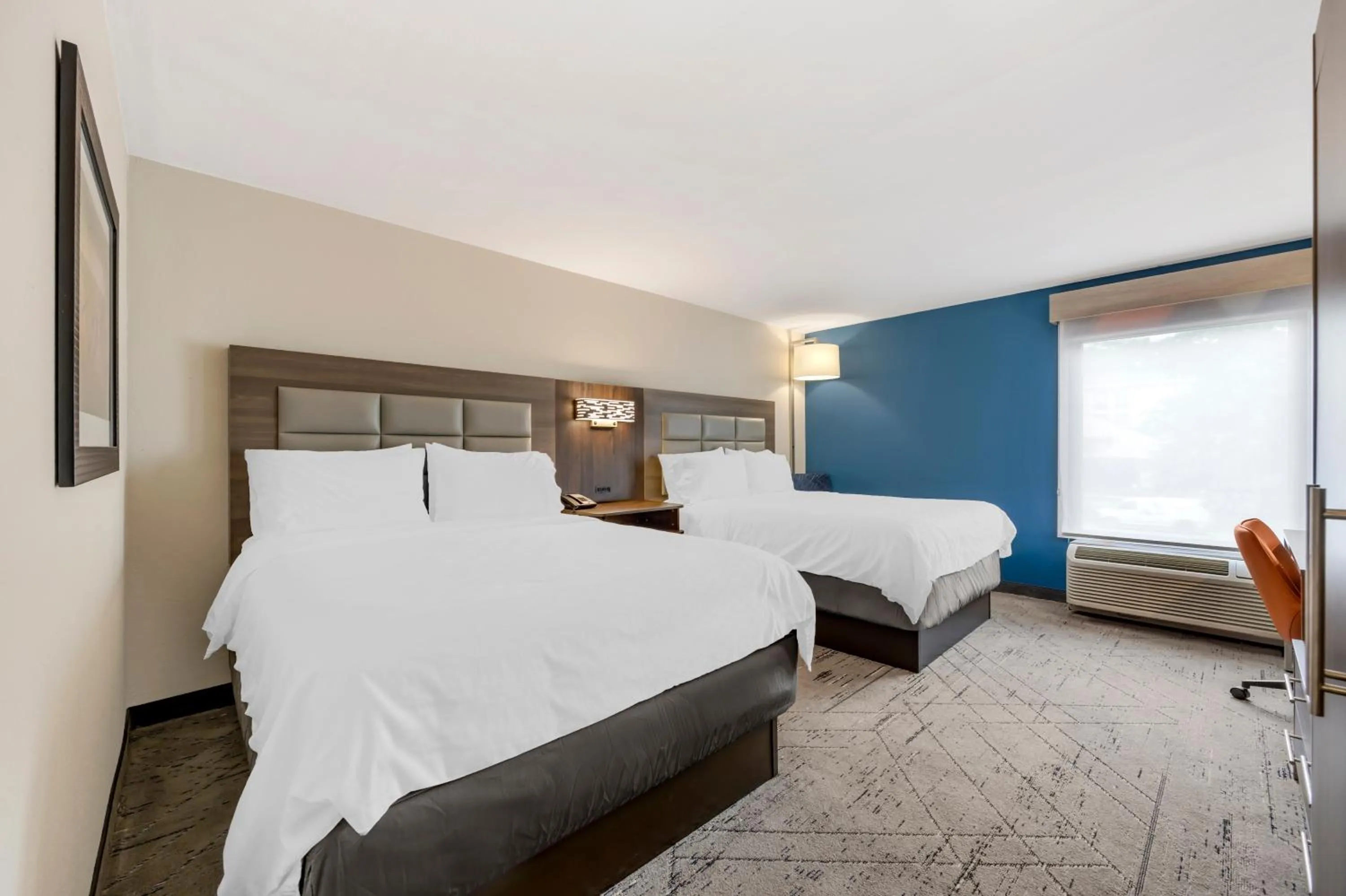 Queen Room with Two Queen Beds - Mobility Access Tub/Non-Smoking in Holiday Inn Express & Suites Nashville Southeast - Antioch by IHG