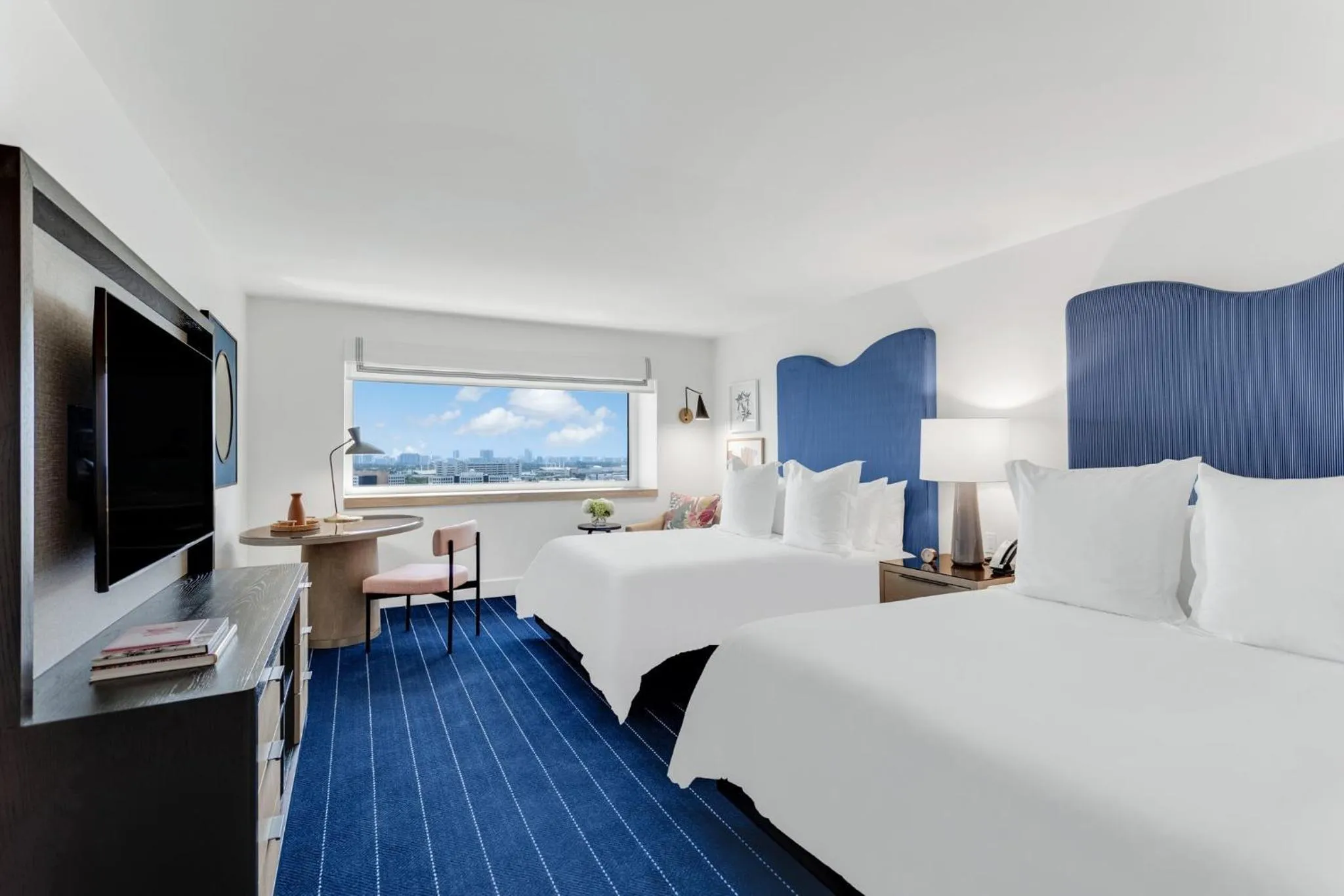 Classic Queen Room with Two Queen Beds and Bay View in InterContinental Miami by IHG