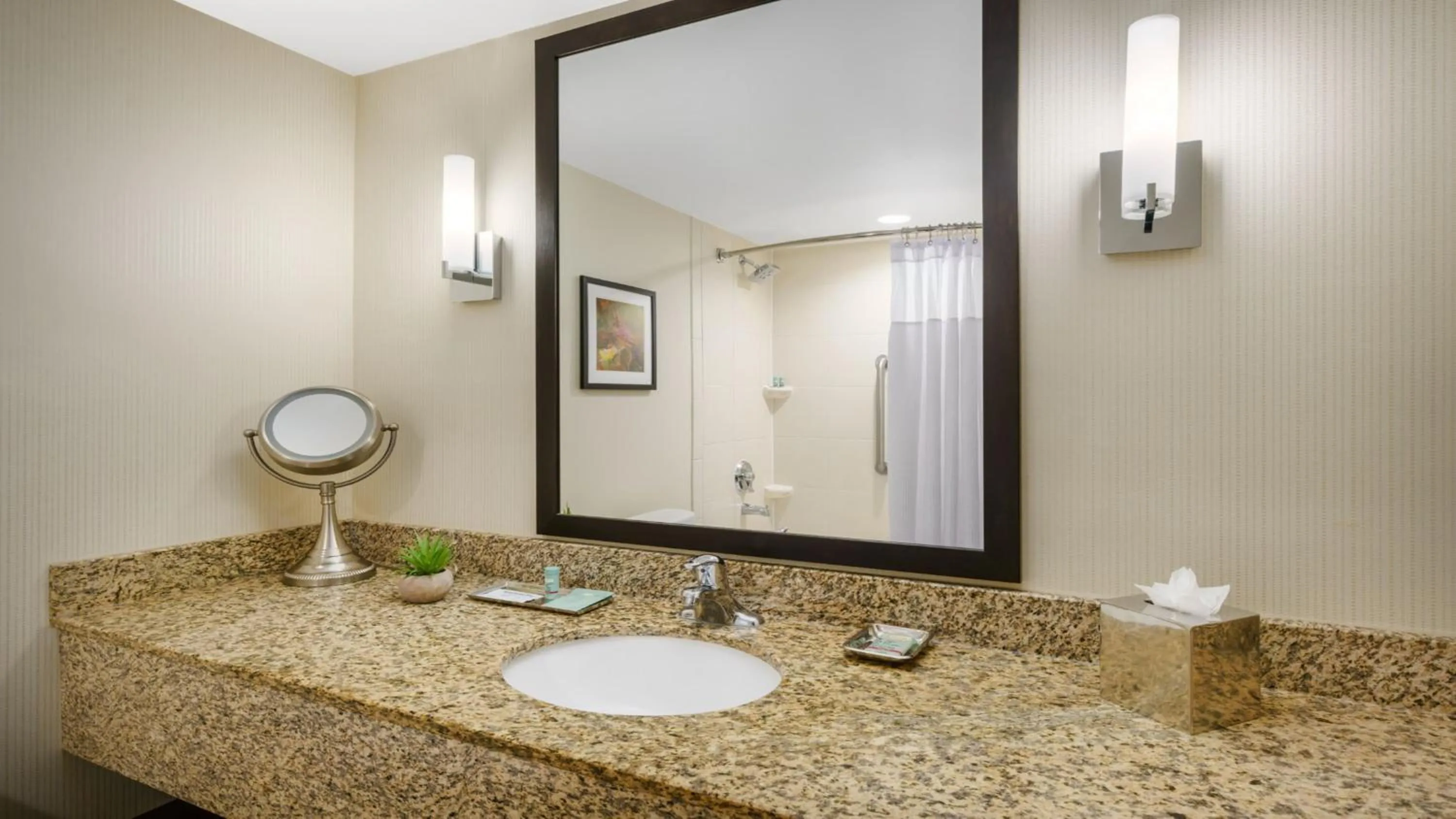 Room with Two Beds - Hearing Accessible - Non-Smoking in Crowne Plaza Phoenix Airport - PHX by IHG