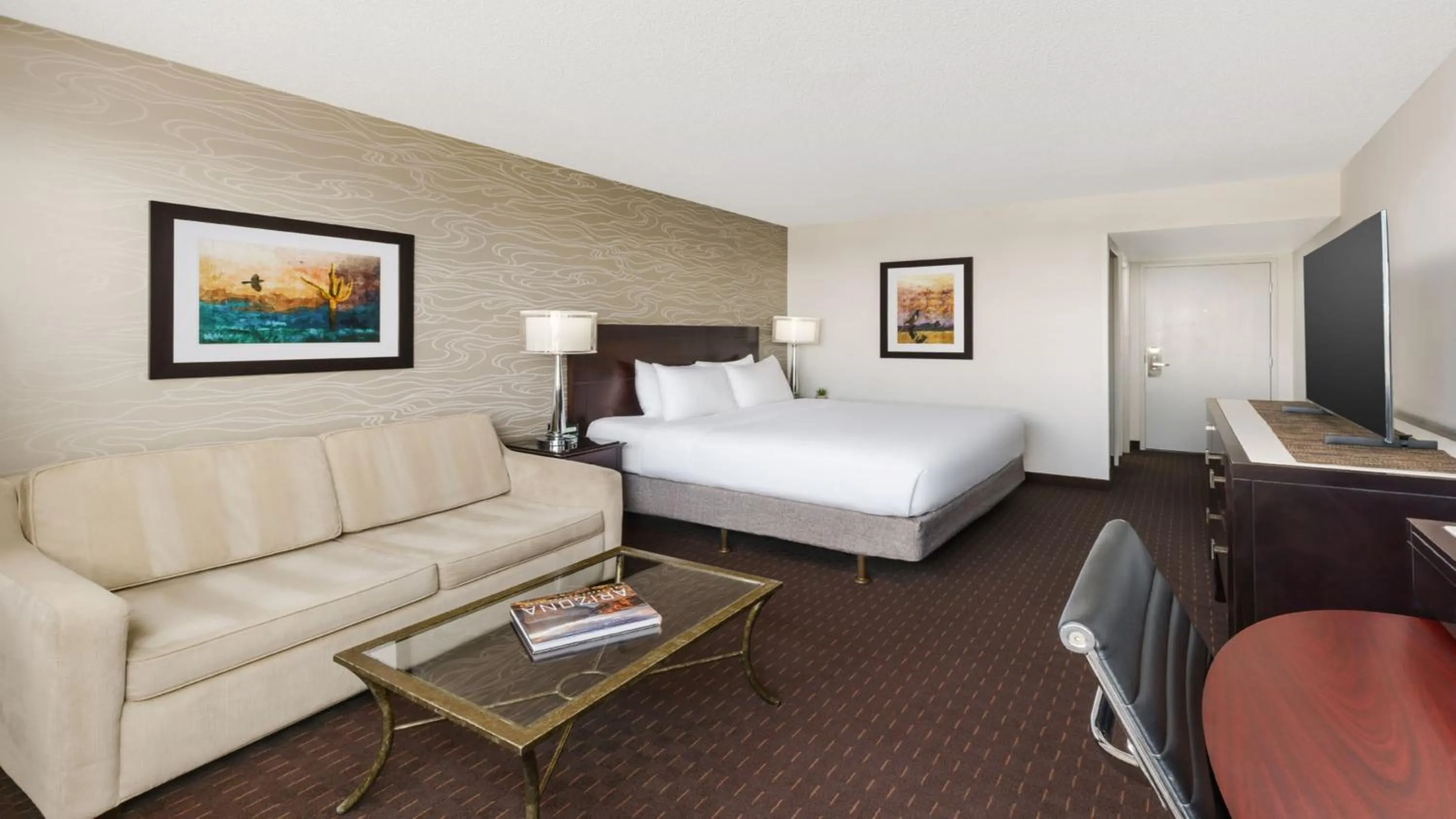 Standard King Room with Sofa Bed in Crowne Plaza Phoenix Airport - PHX by IHG
