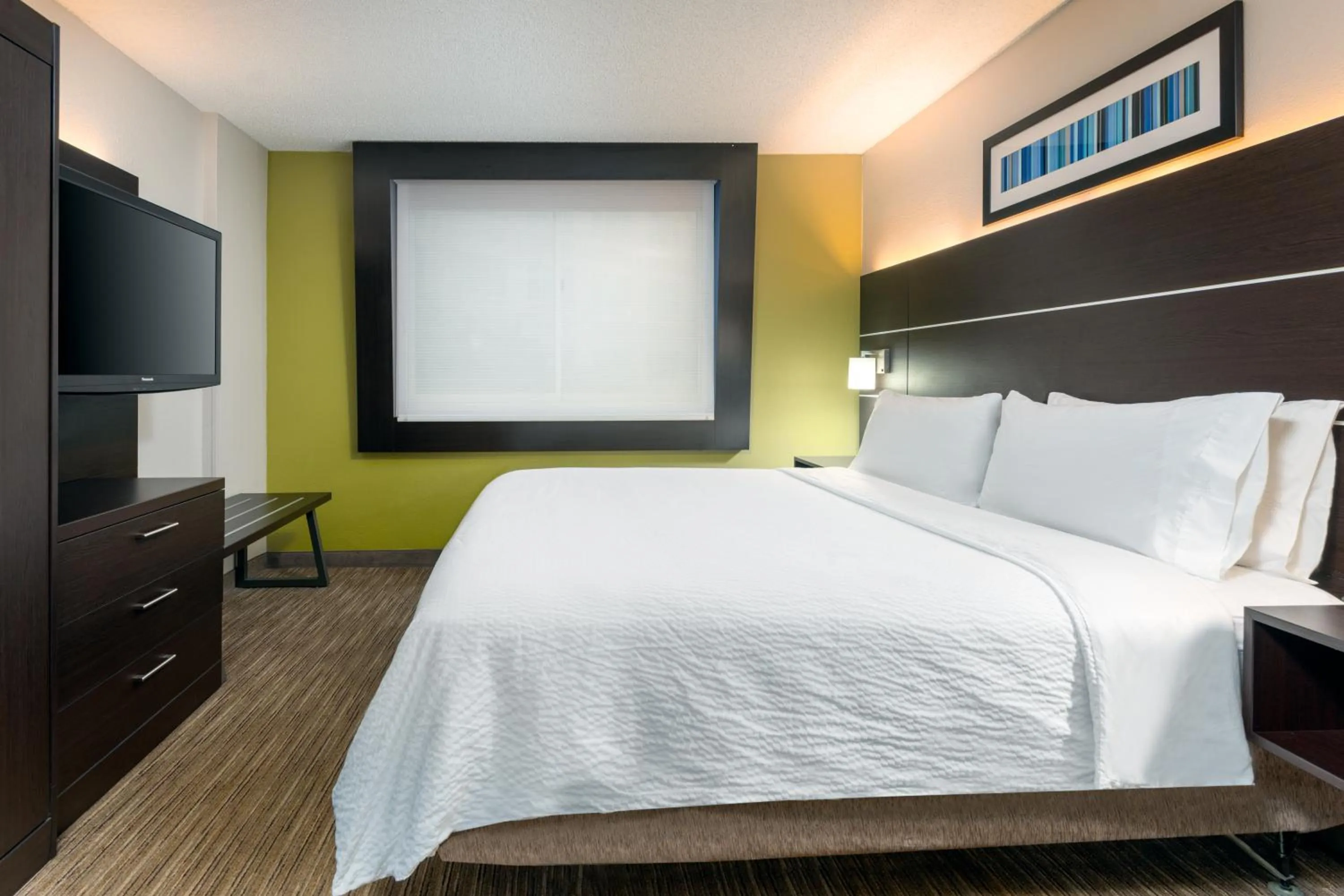 Standard King Room in Holiday Inn Express Miami Airport Doral Area by IHG