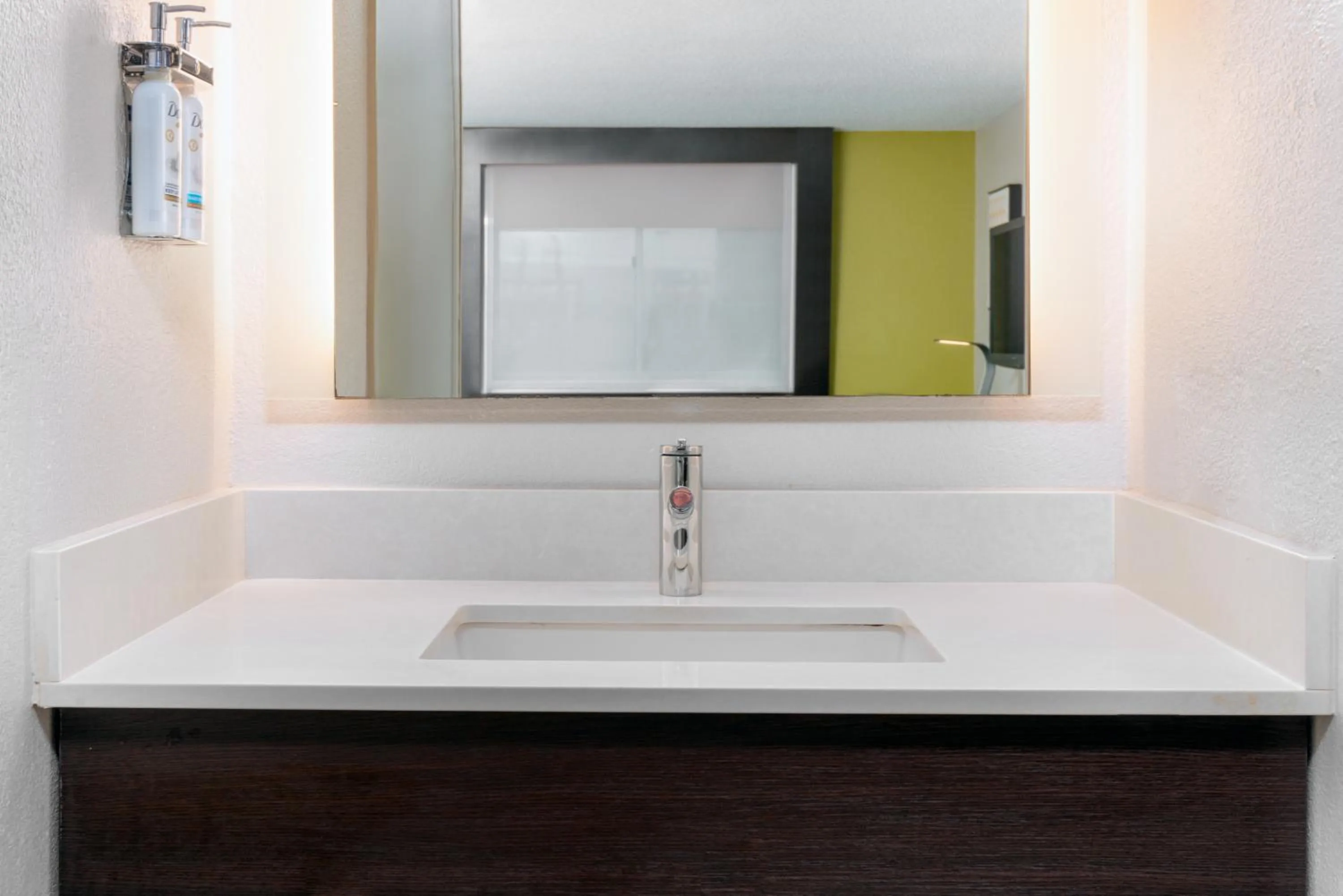 Standard Room in Holiday Inn Express Miami Airport Doral Area by IHG