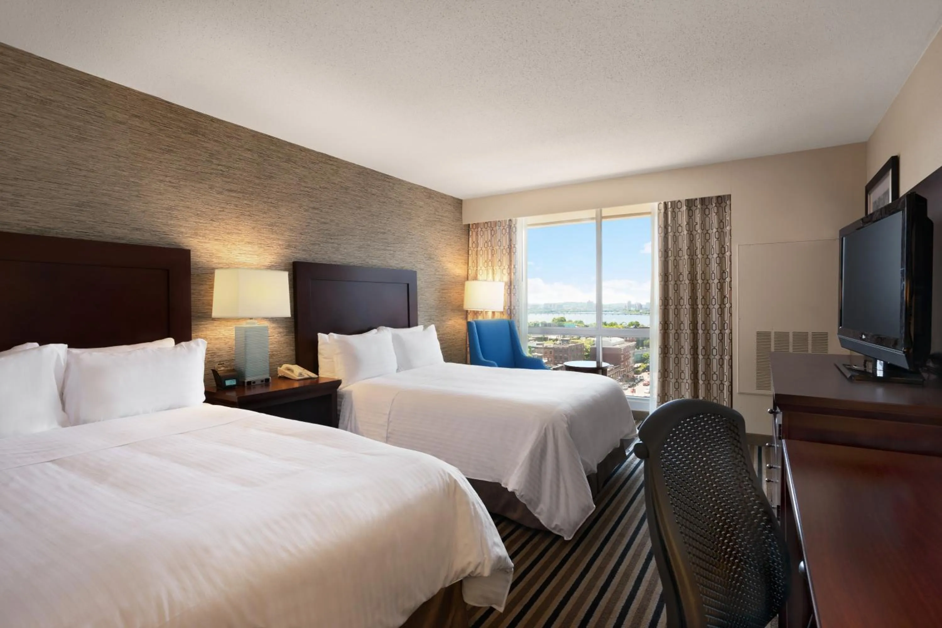 Standard Room with Two Double Beds - Disability Access in Wyndham Boston Beacon Hill