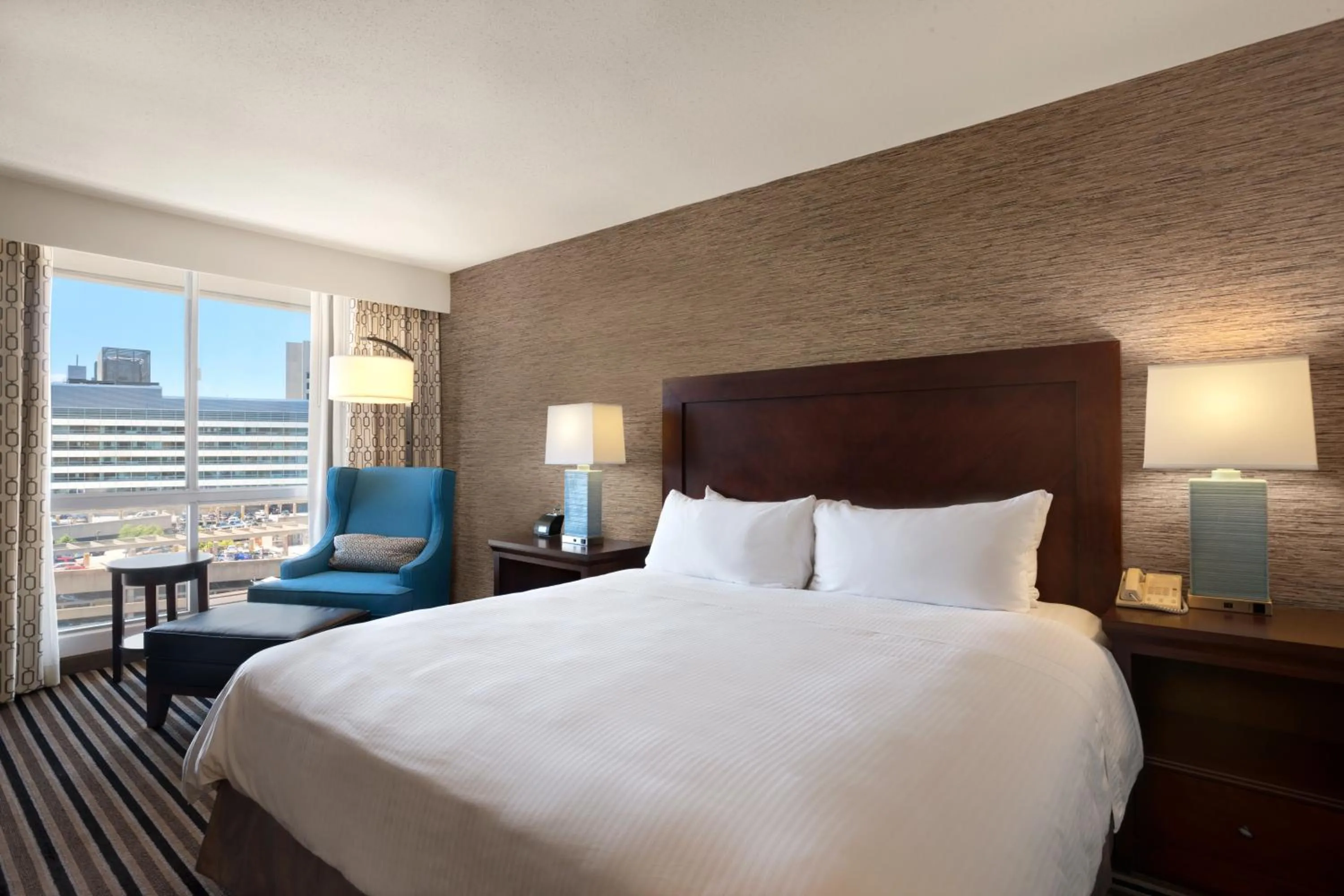 Corner King Room in Wyndham Boston Beacon Hill