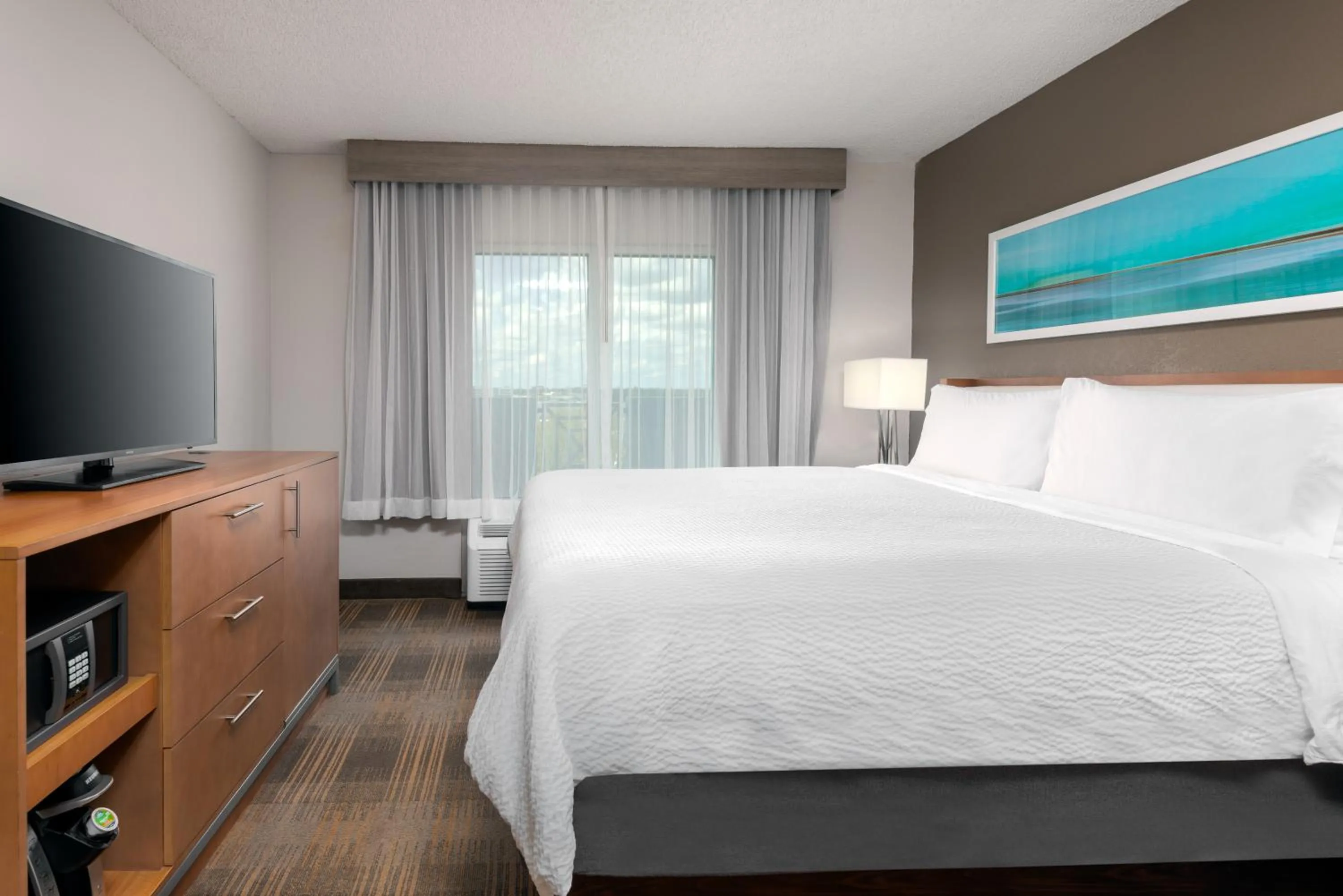 Junior King Suite with Living Area in Holiday Inn Miami-Doral Area by IHG