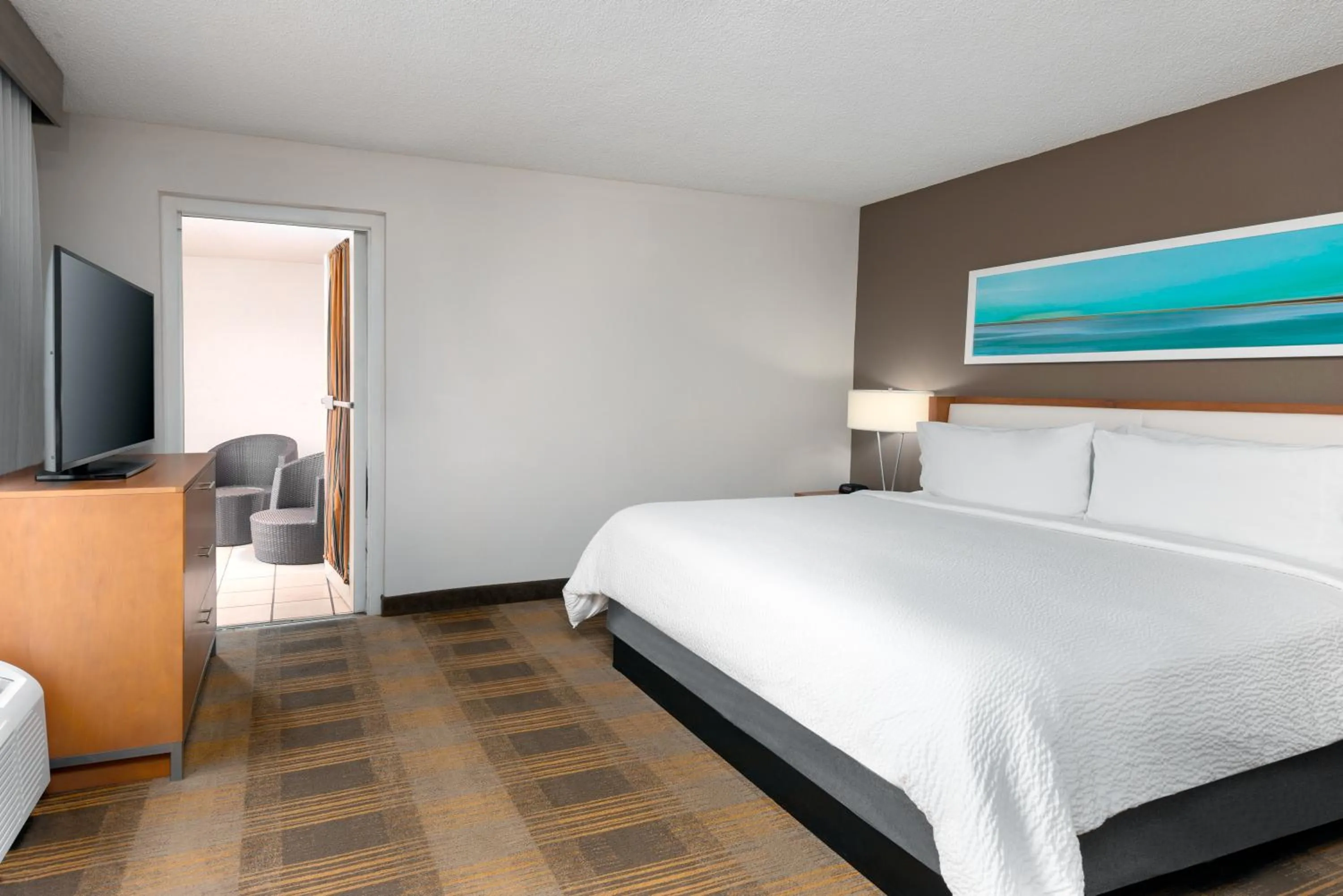 King Suite in Holiday Inn Miami-Doral Area by IHG