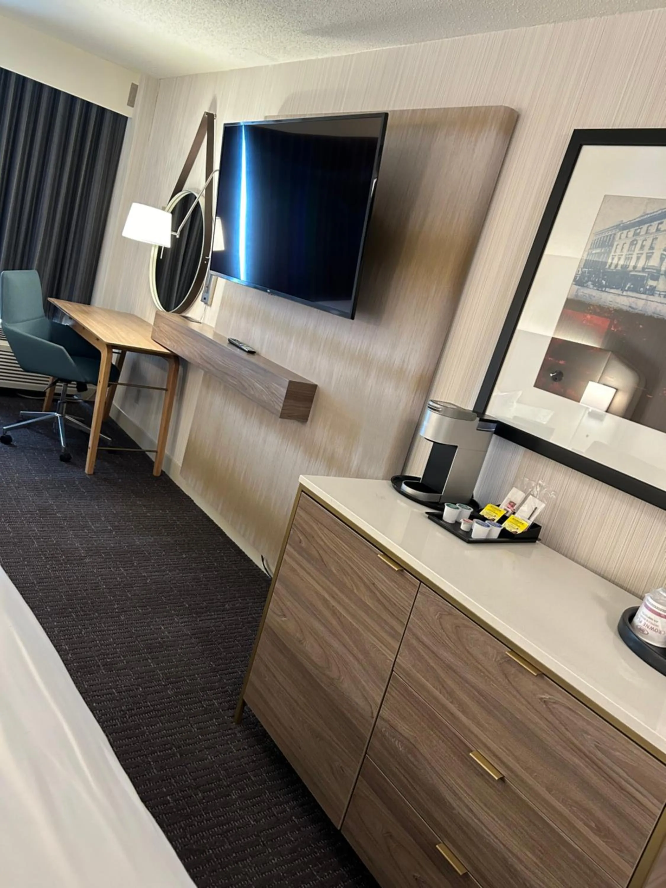 Standard King Room in Crowne Plaza Kansas City Downtown by IHG